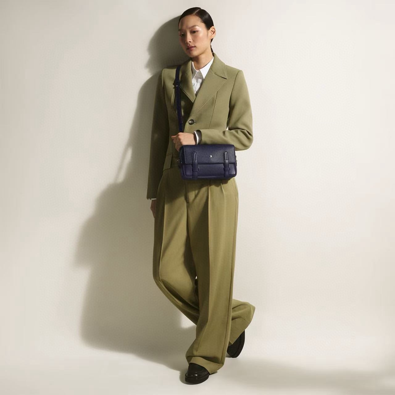 Montblanc 몽블랑 크로스바디백 24cm 1