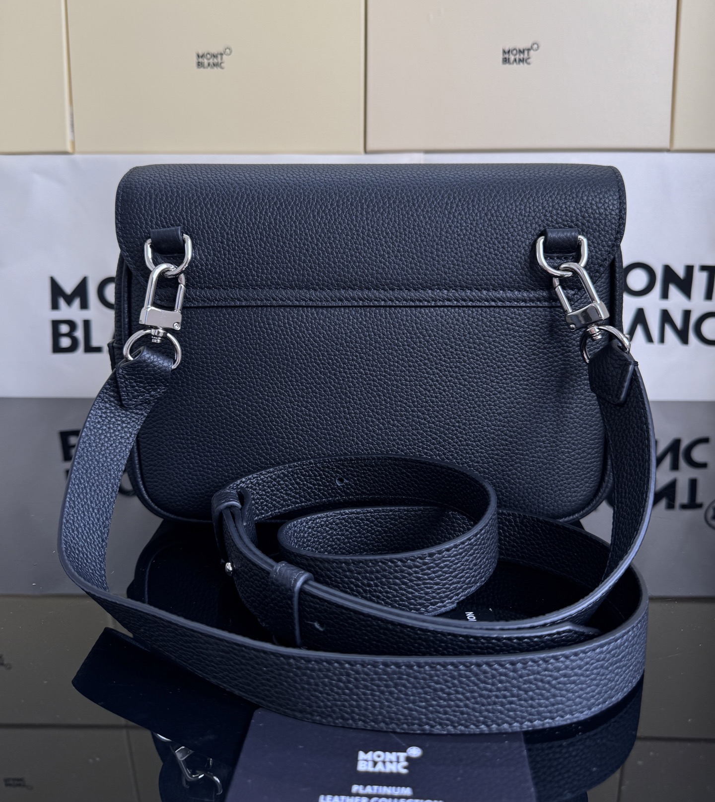 Montblanc 몽블랑 크로스바디백 24cm 15