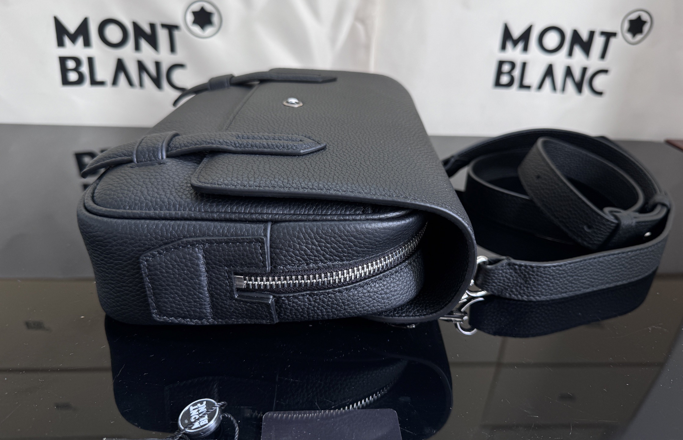 Montblanc 몽블랑 크로스바디백 24cm 18