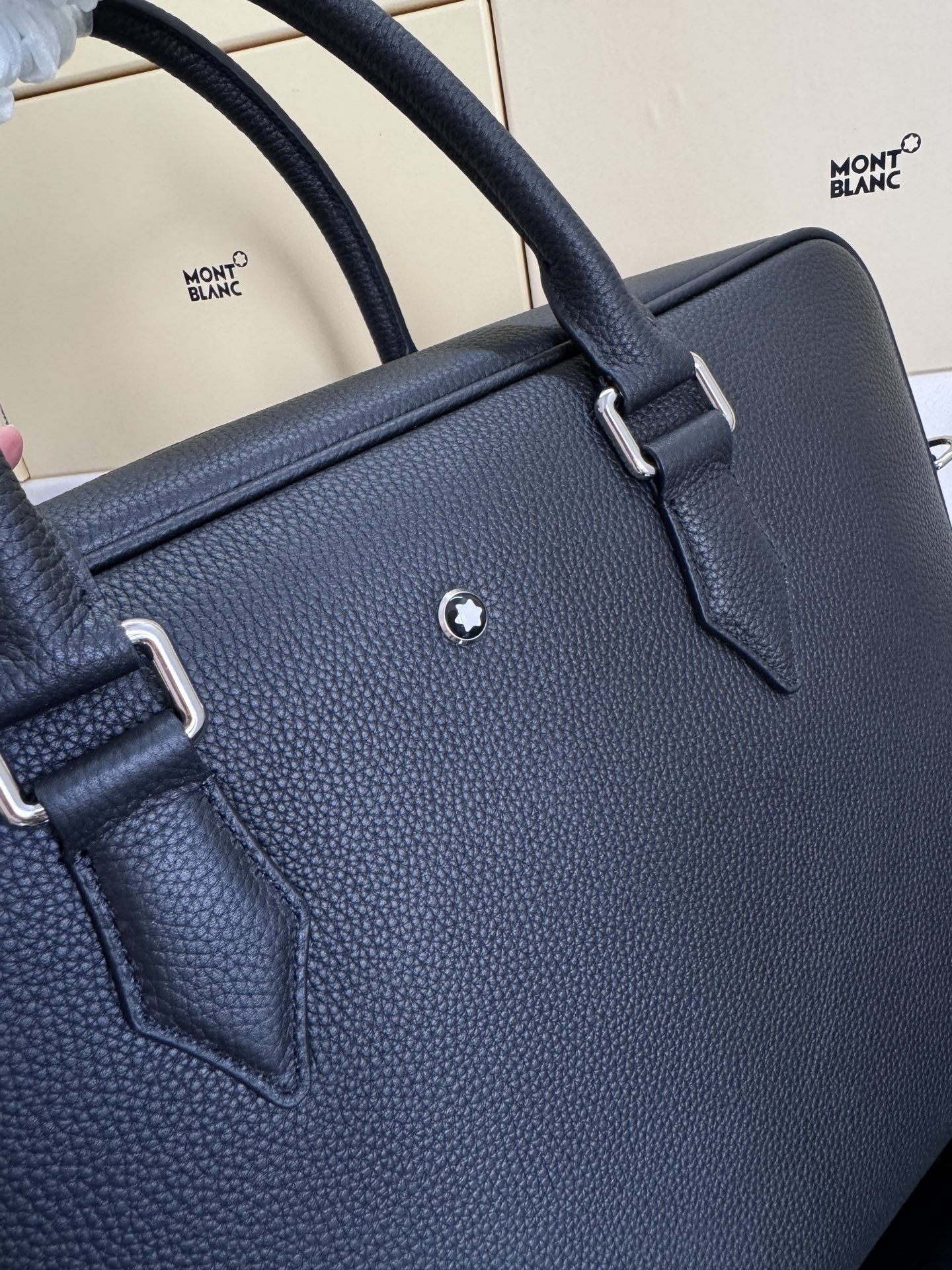 MontBlanc 몽블랑 소프트 그레인 레더 서류가방 37.5cm 8