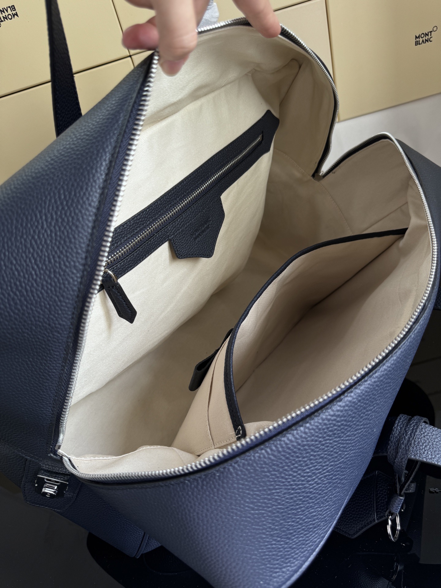 Montblanc 몽블랑 소프트 그레인 레더 서류가방 45.5cm 22