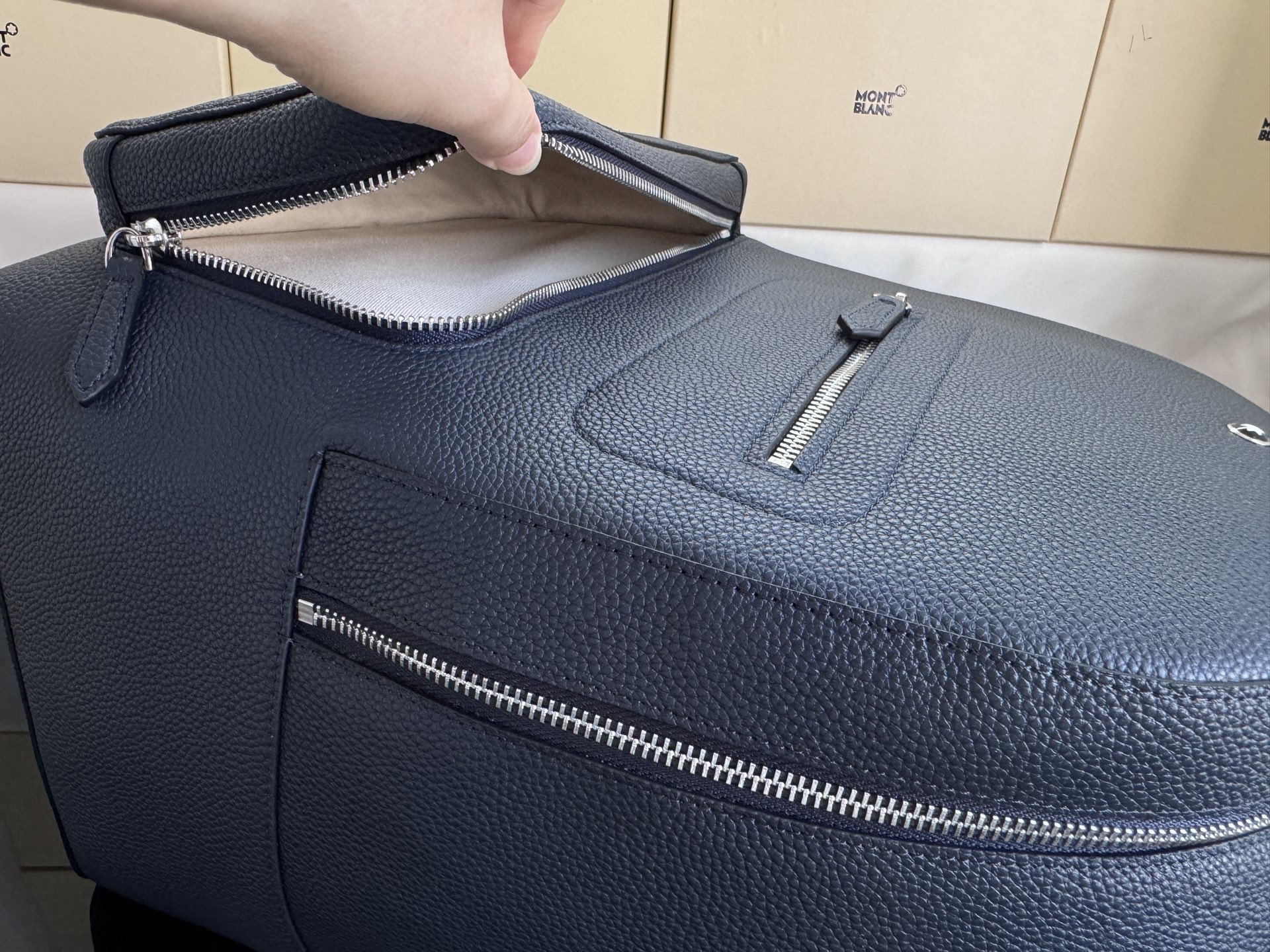 MONTBLANC 몽블랑 소프트 그레인 백팩 42cm 6