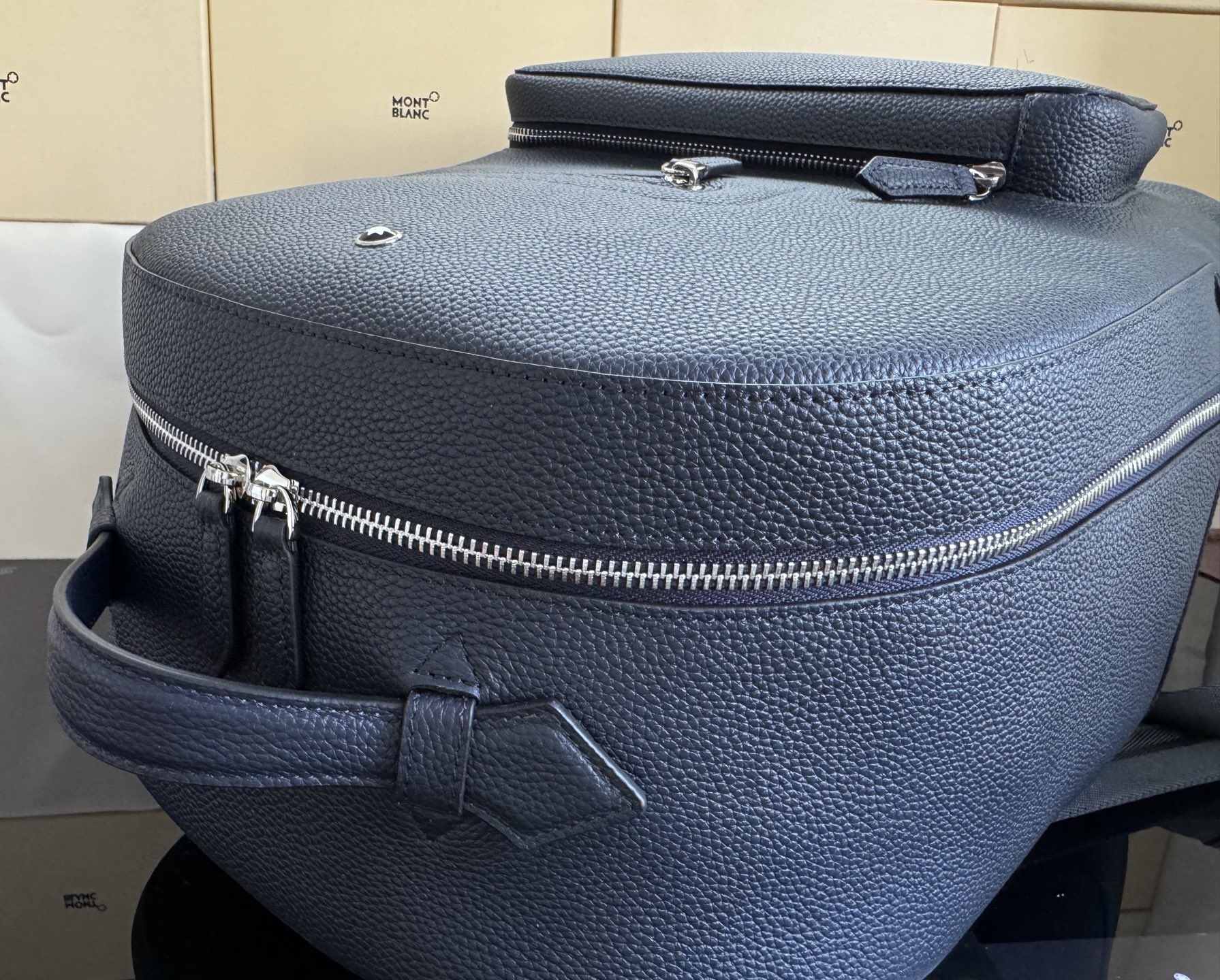 MONTBLANC 몽블랑 소프트 그레인 백팩 42cm 7