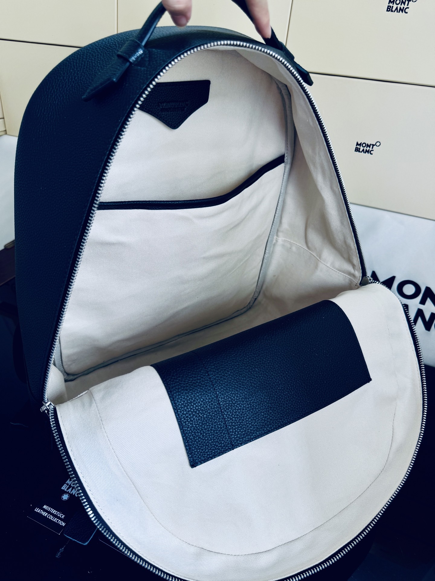 MONTBLANC 몽블랑 소프트 그레인 백팩 42cm 11