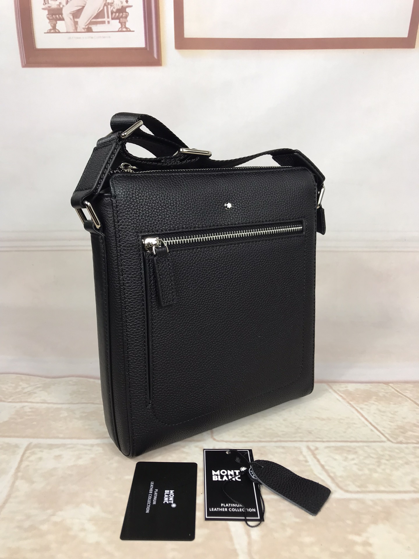 MontBlanc 몽블랑 MB126242 메신저백 21cm 8