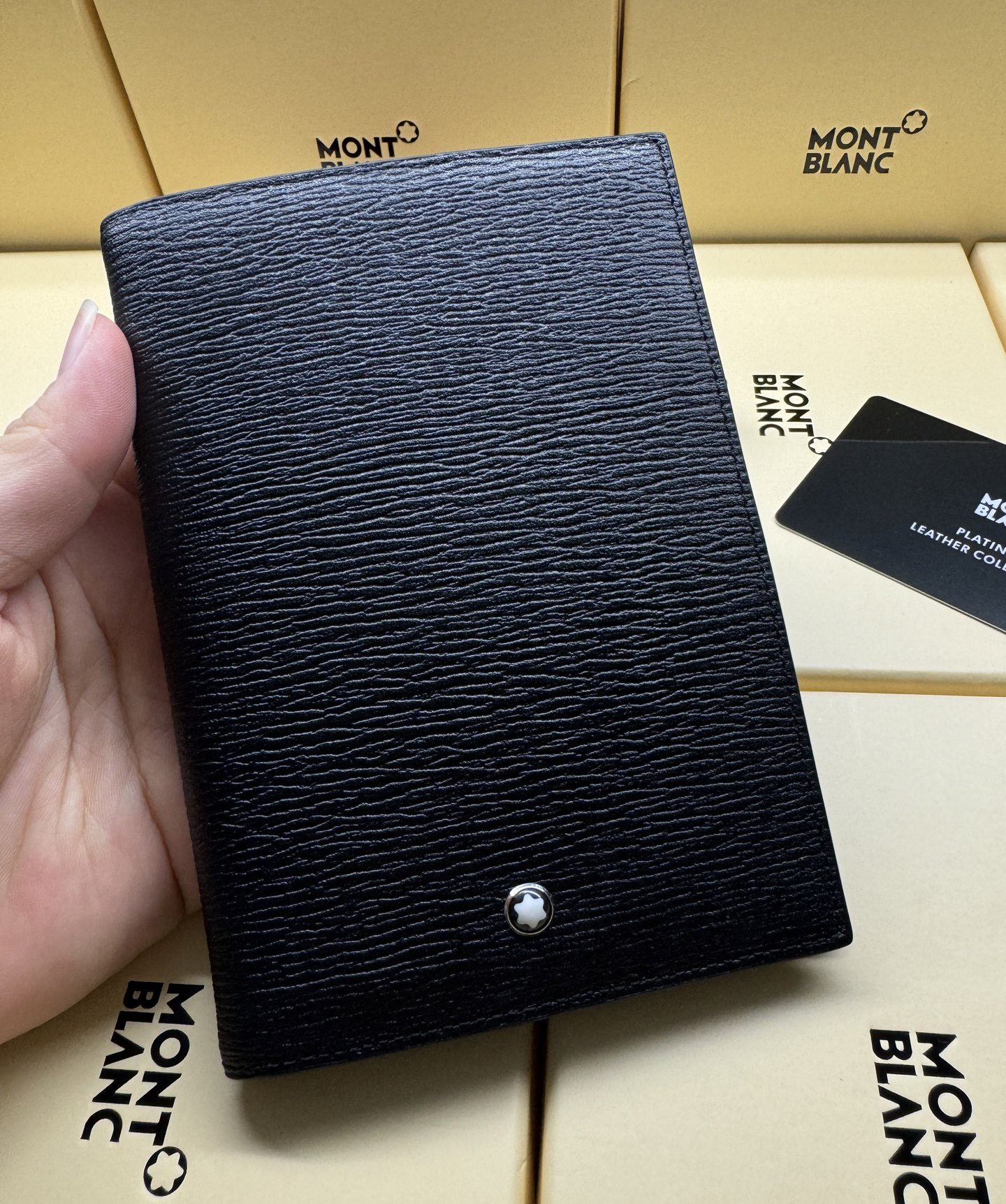 MontBlanc 몽블랑 물결무늬 소가죽 여권지갑 2