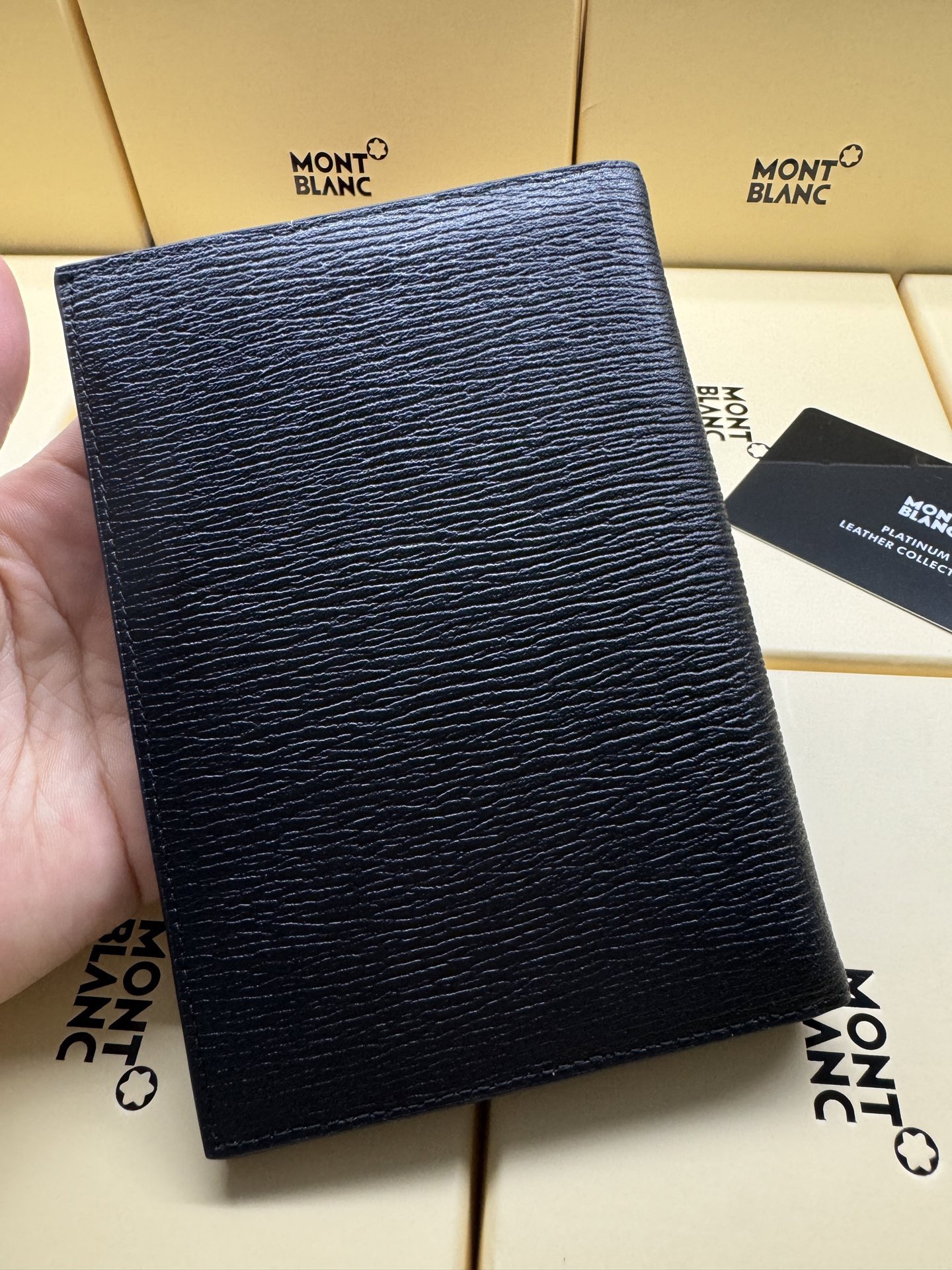 MontBlanc 몽블랑 물결무늬 소가죽 여권지갑 3