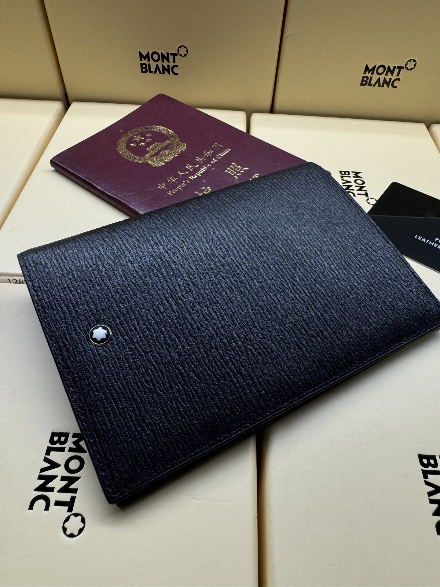 MontBlanc 몽블랑 물결무늬 소가죽 여권지갑 6