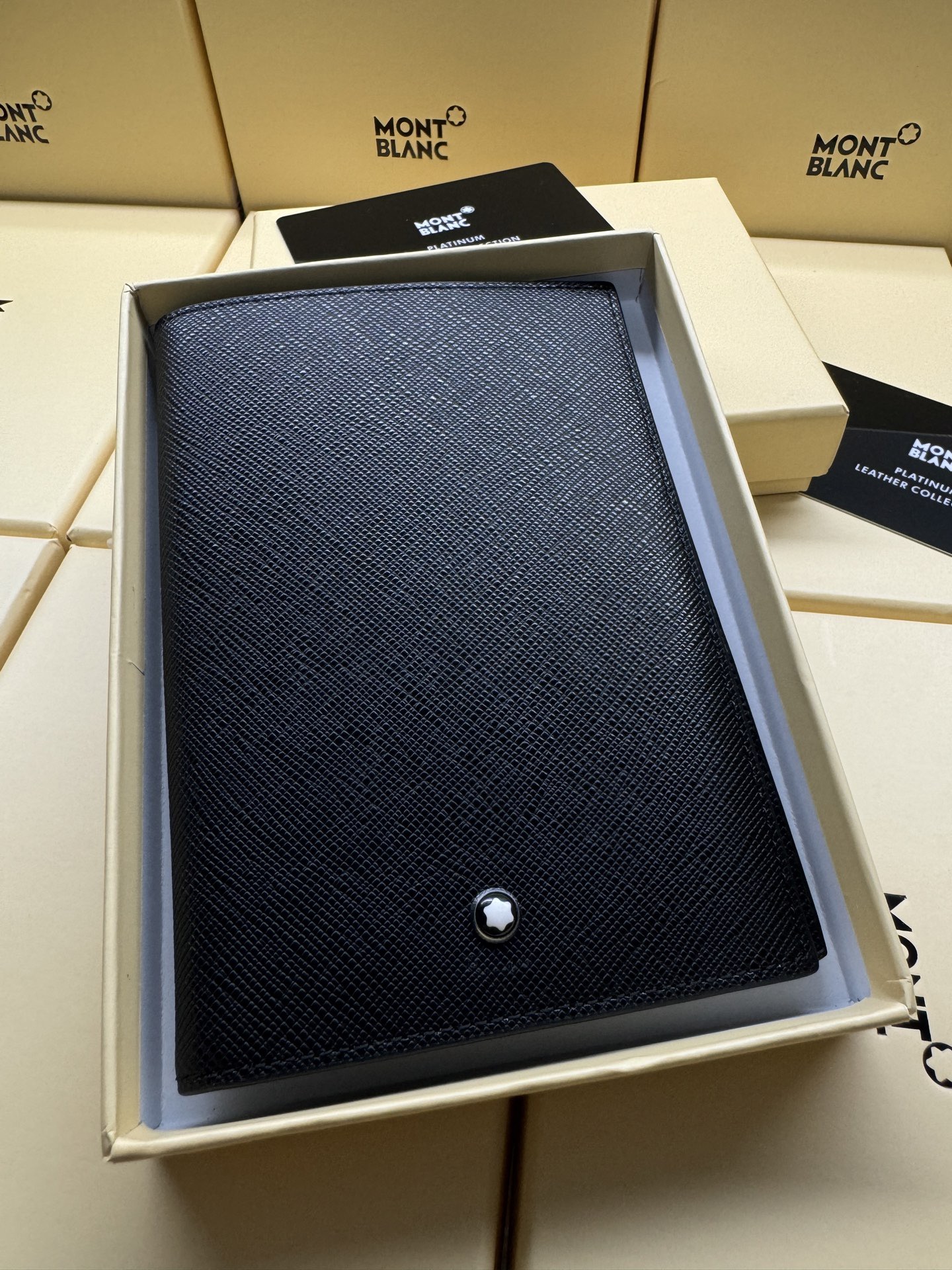 MontBlanc 몽블랑 여권지갑 1