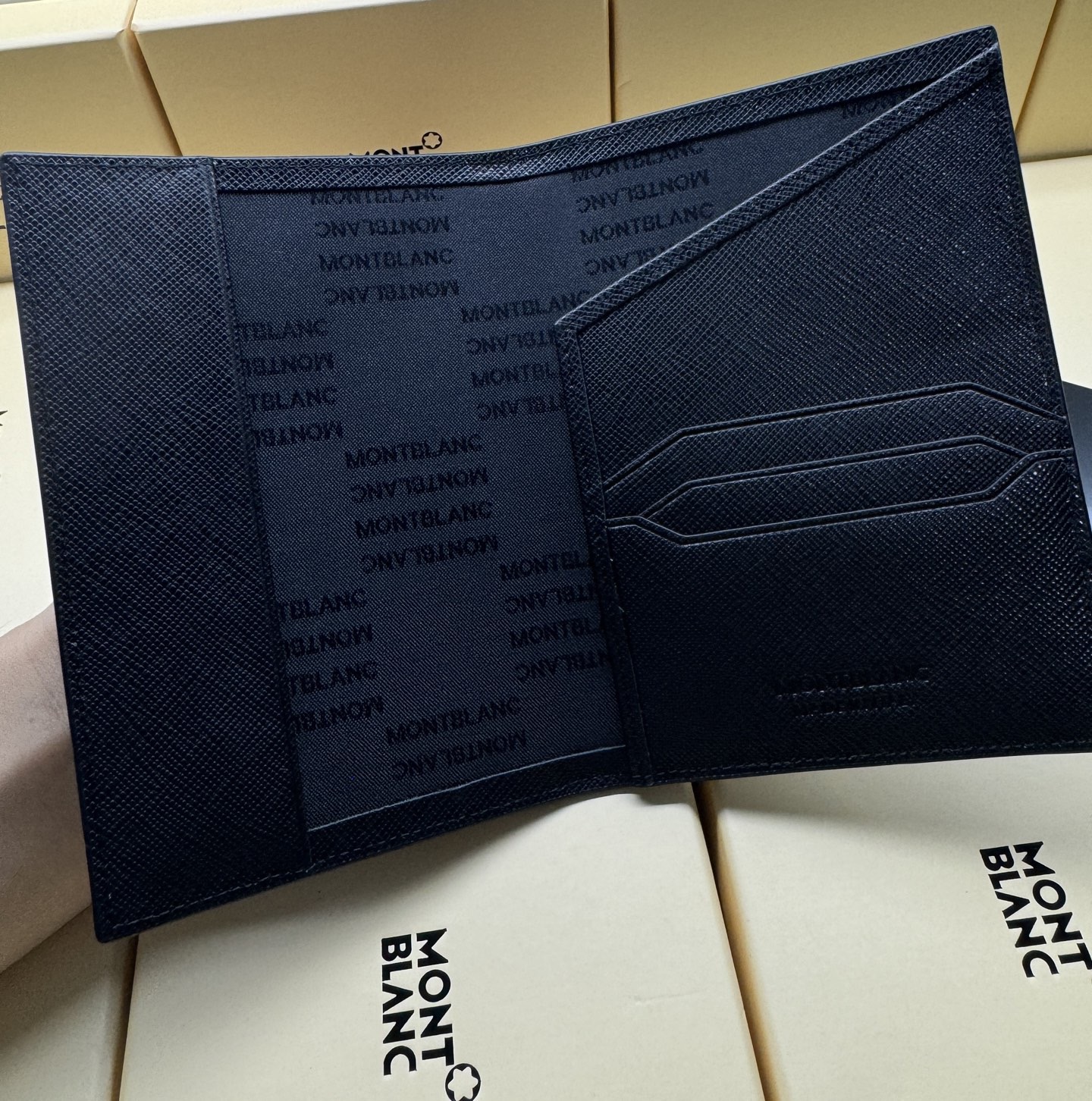 MontBlanc 몽블랑 여권지갑 4