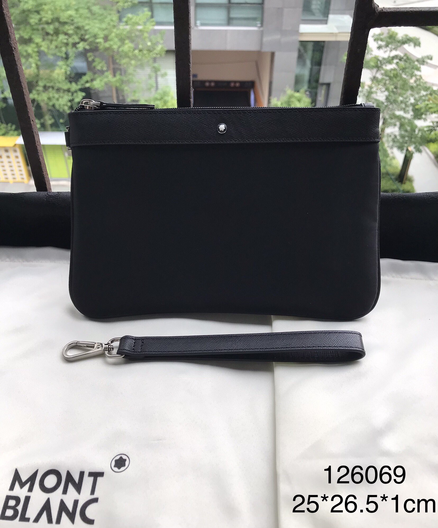 MontBlanc 몽블랑 블랙 클러치백 25cm 2