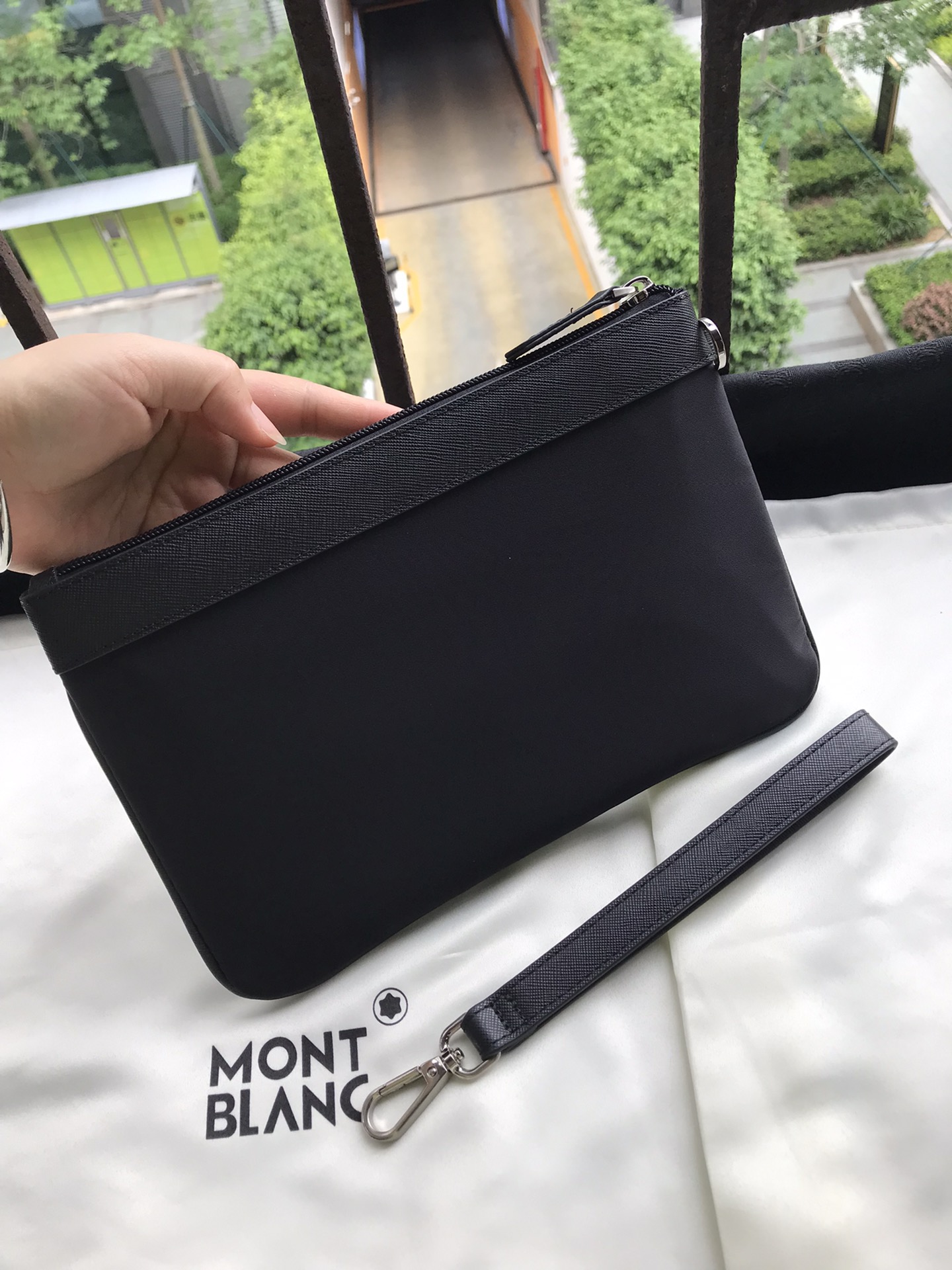 MontBlanc 몽블랑 블랙 클러치백 25cm 4