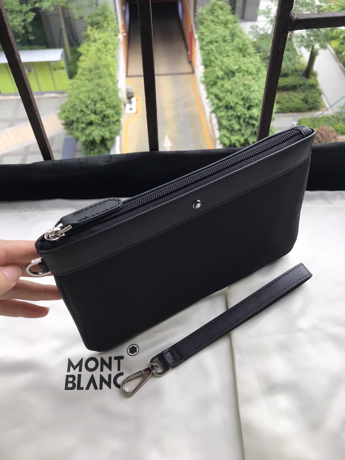 MontBlanc 몽블랑 블랙 클러치백 25cm 5