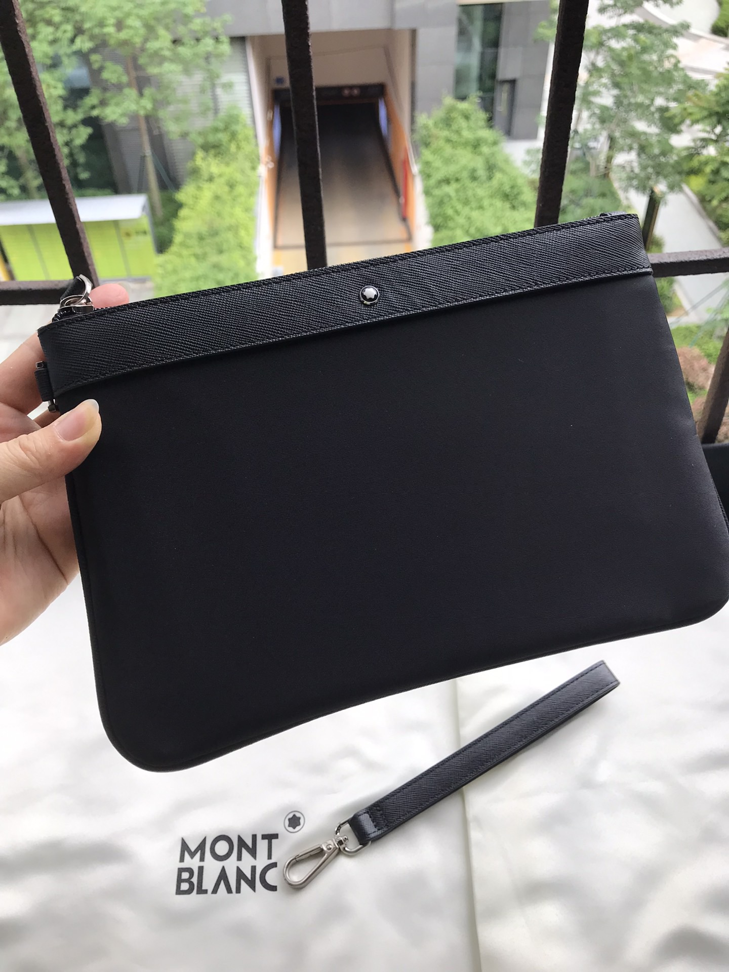 MontBlanc 몽블랑 블랙 클러치백 25cm 9
