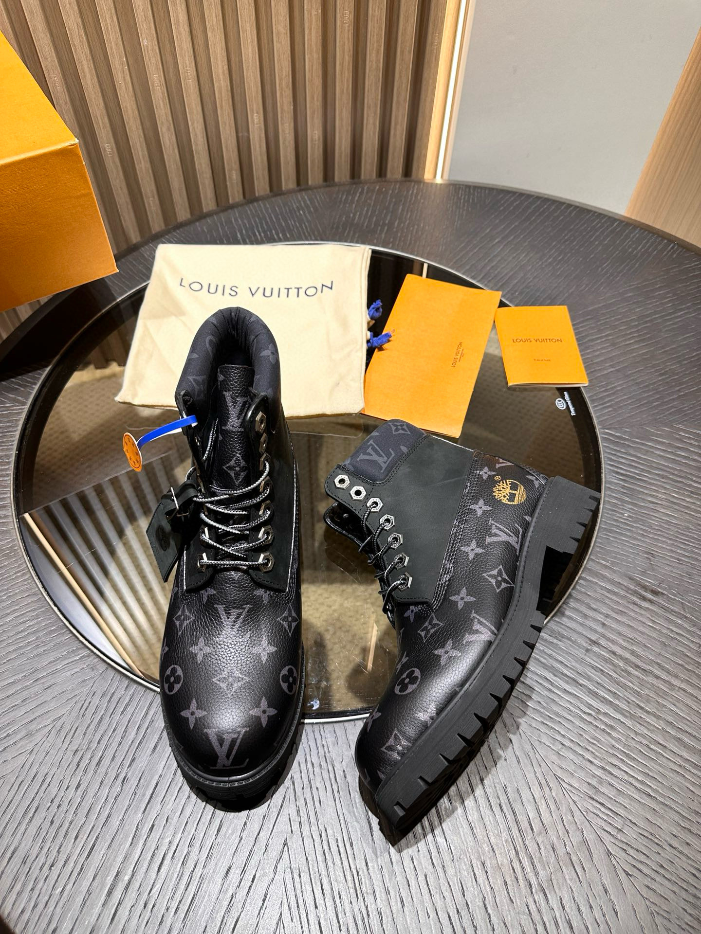 Louis Vuitton 루이비통 Ranger 모노그램 부츠 2