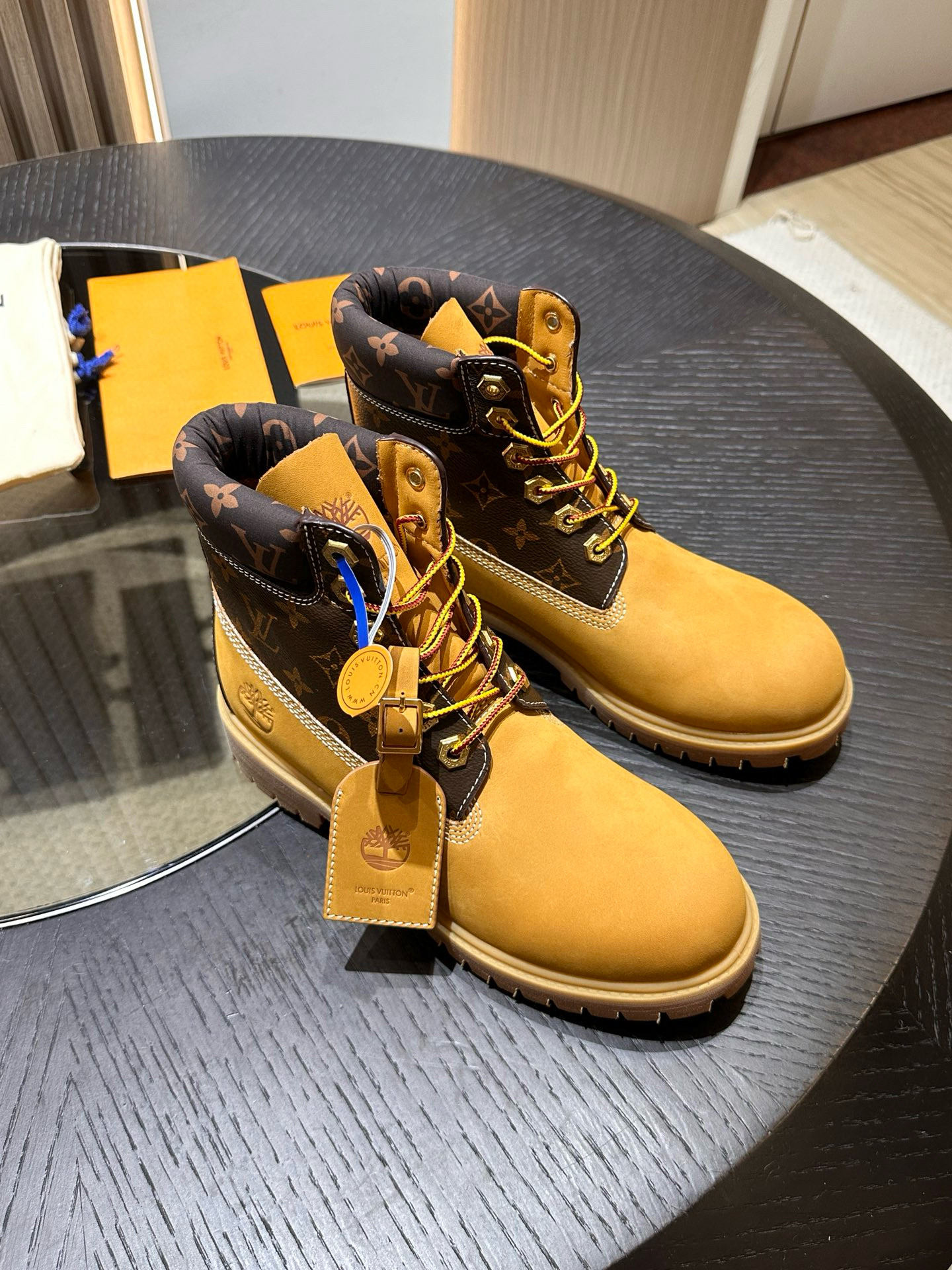 Louis Vuitton 루이비통 Ranger 모노그램 부츠 9