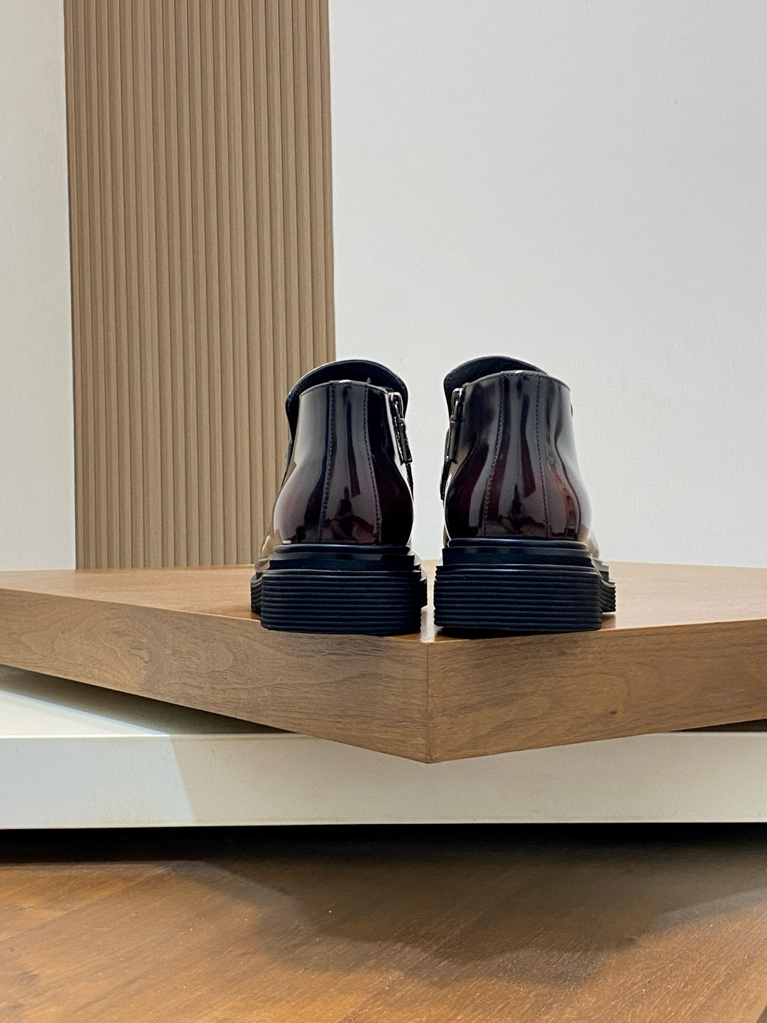 Prada 프라다 남성 유광 가죽 플랫폼 로퍼 8