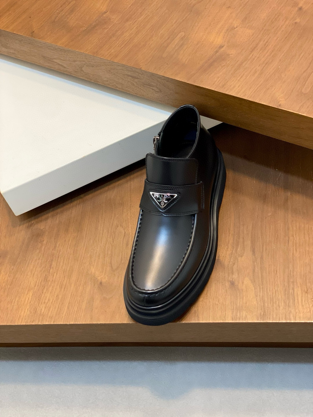 Prada 프라다 남성 유광 가죽 플랫폼 로퍼 6