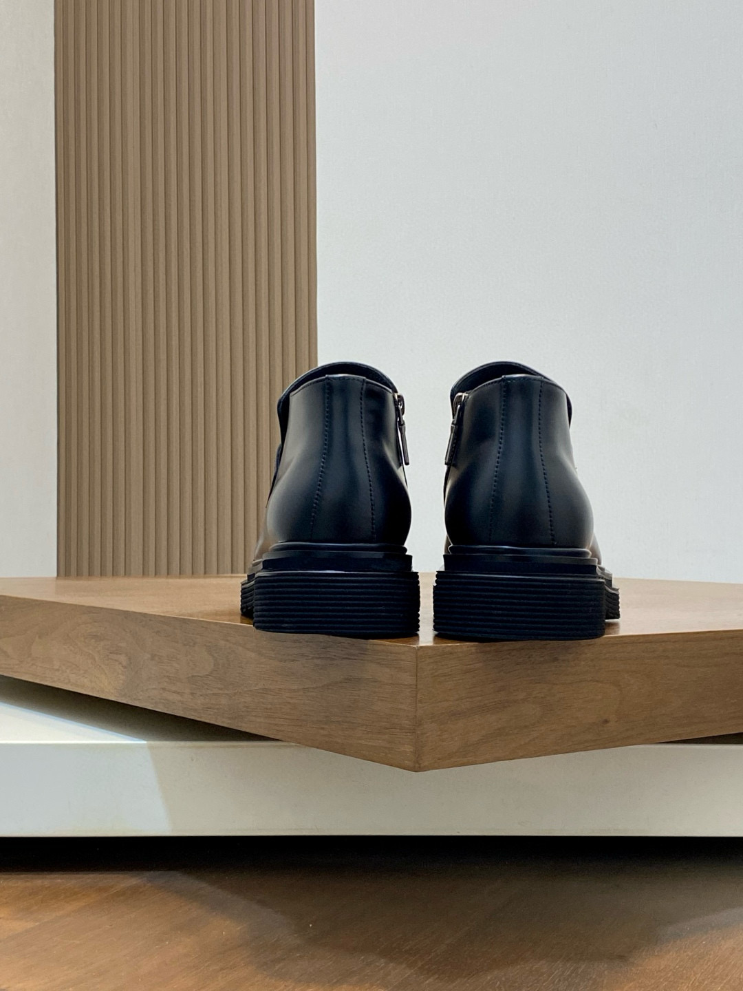 Prada 프라다 남성 유광 가죽 플랫폼 로퍼 8