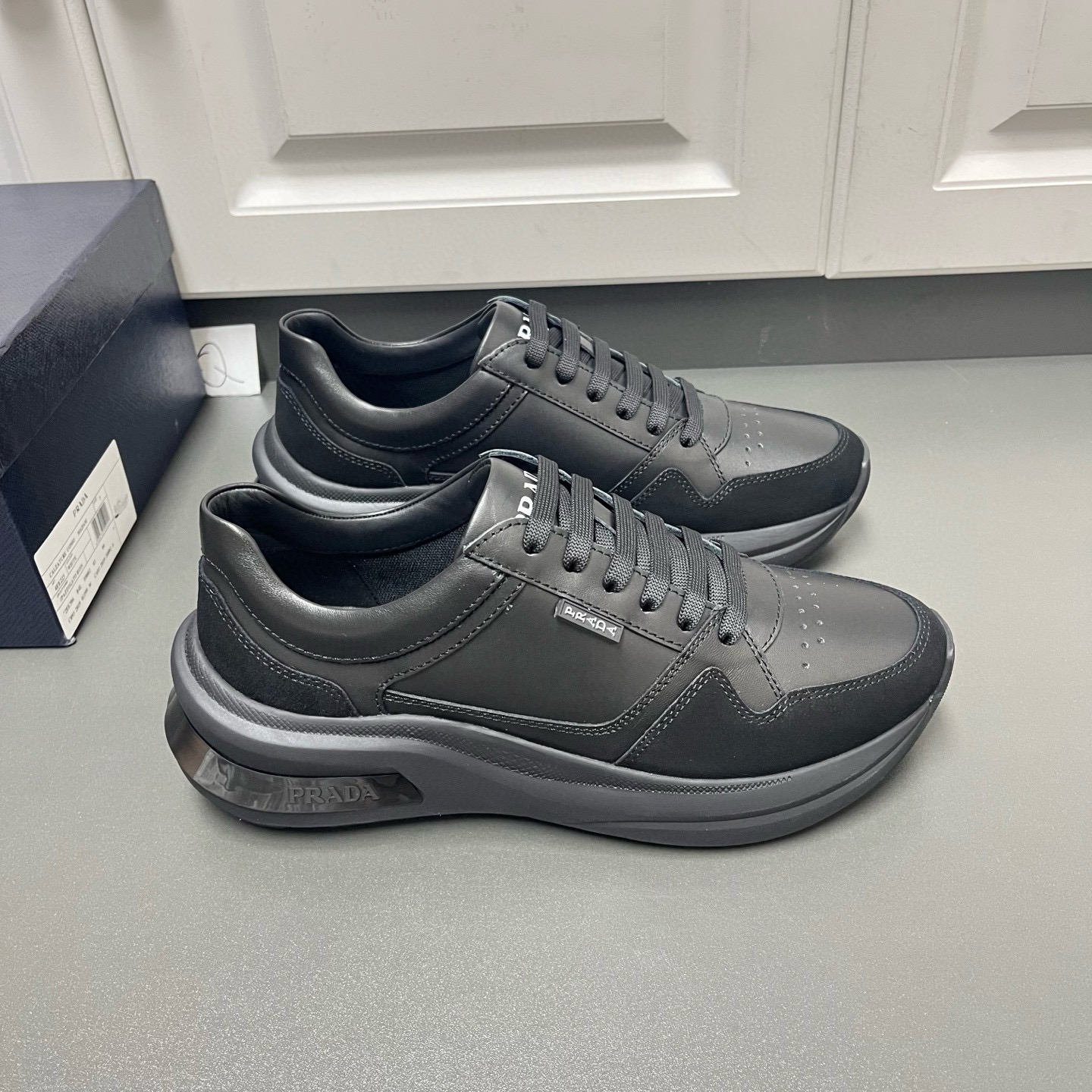 Prada 프라다 남성 신형 소가죽 캐주얼 스니커즈  4
