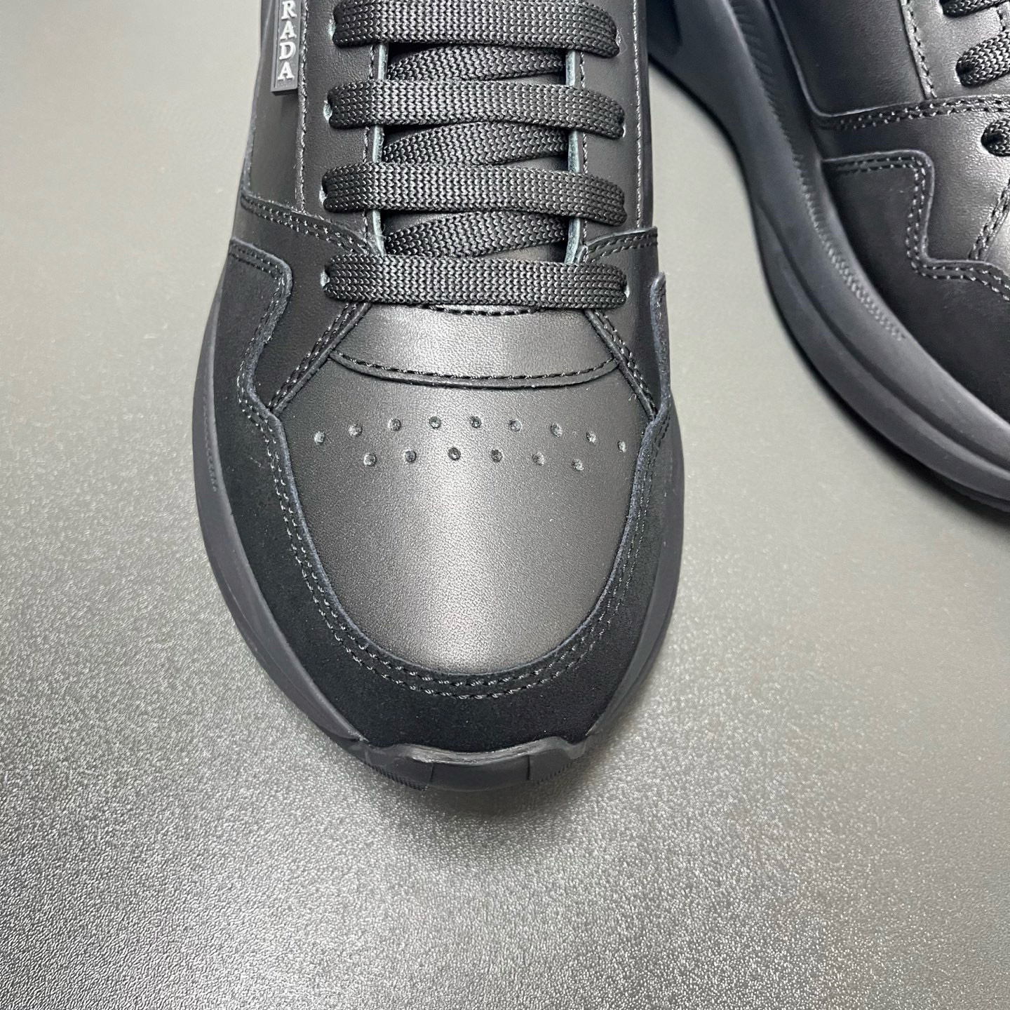 Prada 프라다 남성 신형 소가죽 캐주얼 스니커즈  8