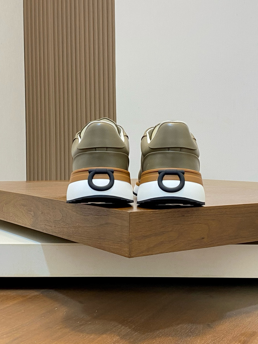 Ferragamo 페라가모 남성 신형 소가죽 캐주얼 스니커즈 8