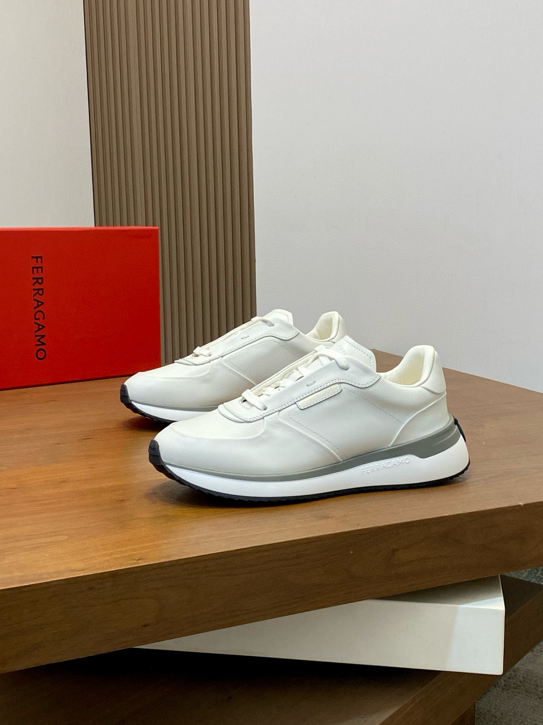 Ferragamo 페라가모 남성 신형 소가죽 캐주얼 스니커즈 3