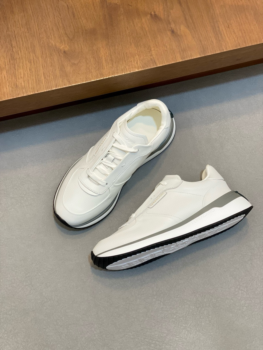 Ferragamo 페라가모 남성 신형 소가죽 캐주얼 스니커즈 5