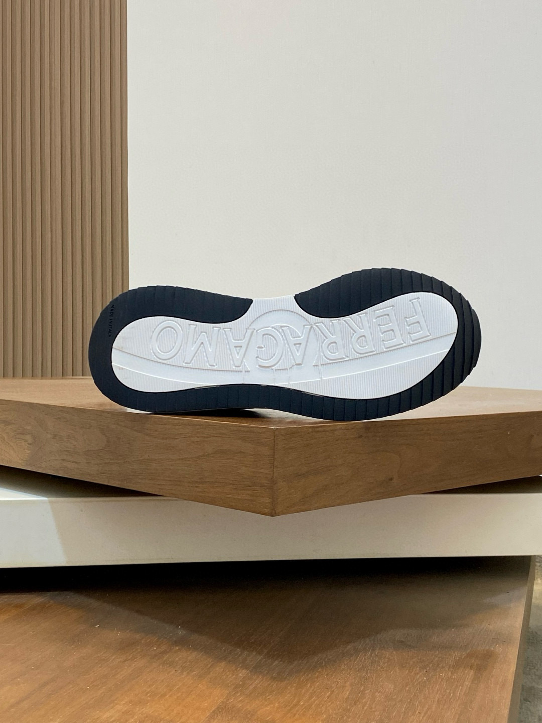 Ferragamo 페라가모 남성 신형 소가죽 캐주얼 스니커즈 9