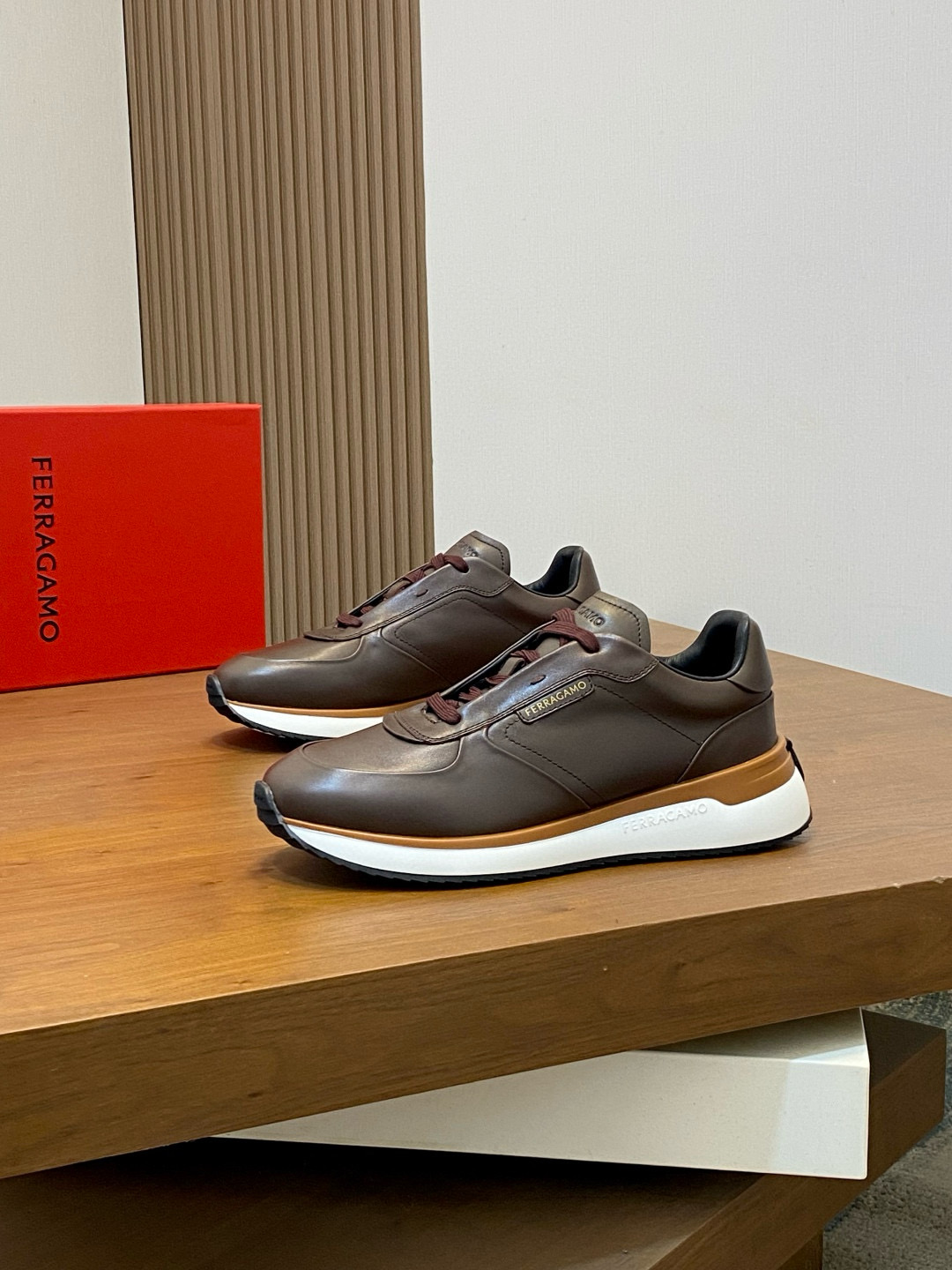 Ferragamo 페라가모 남성 신형 소가죽 캐주얼 스니커즈 3