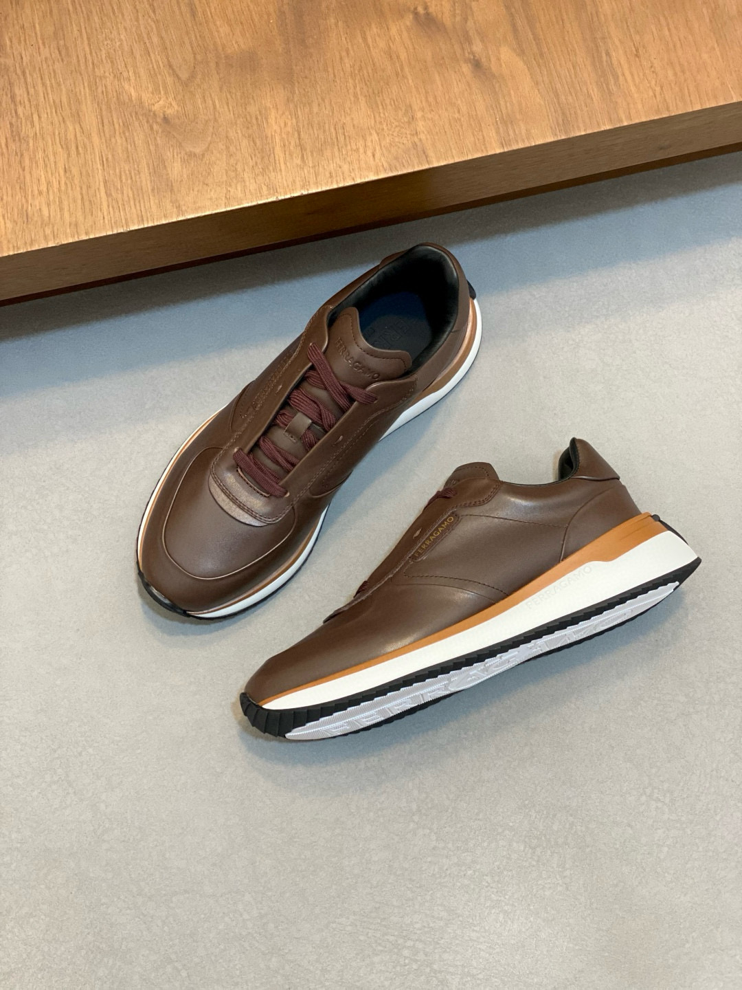 Ferragamo 페라가모 남성 신형 소가죽 캐주얼 스니커즈 5