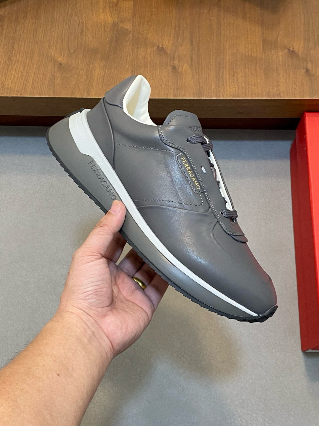 Ferragamo 페라가모 남성 신형 소가죽 캐주얼 스니커즈 4