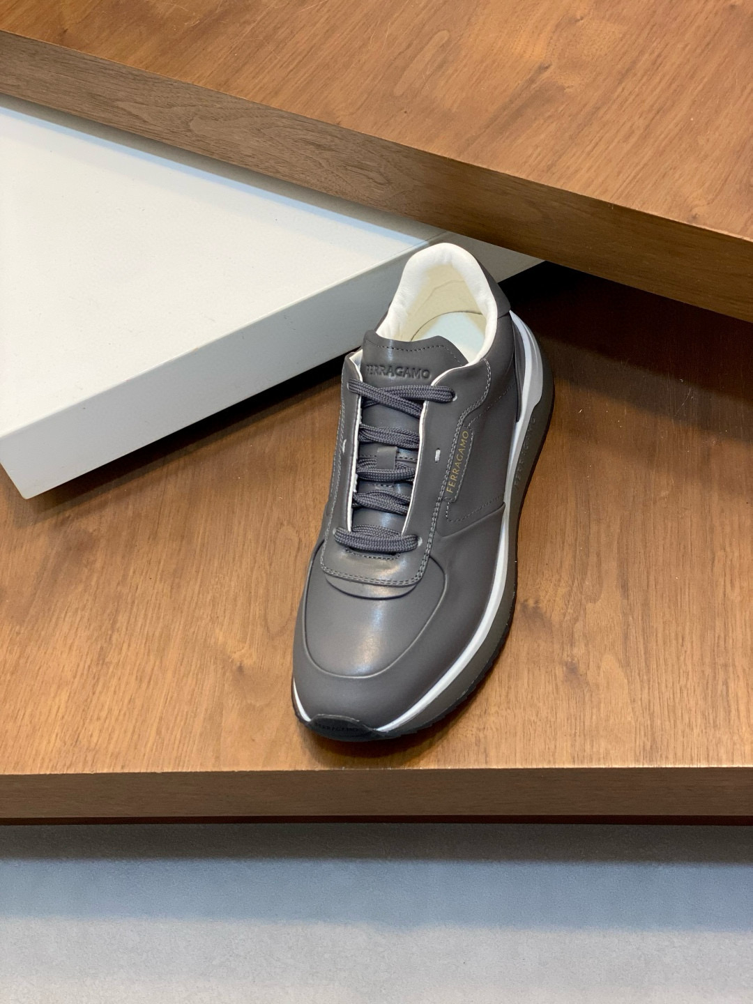 Ferragamo 페라가모 남성 신형 소가죽 캐주얼 스니커즈 6