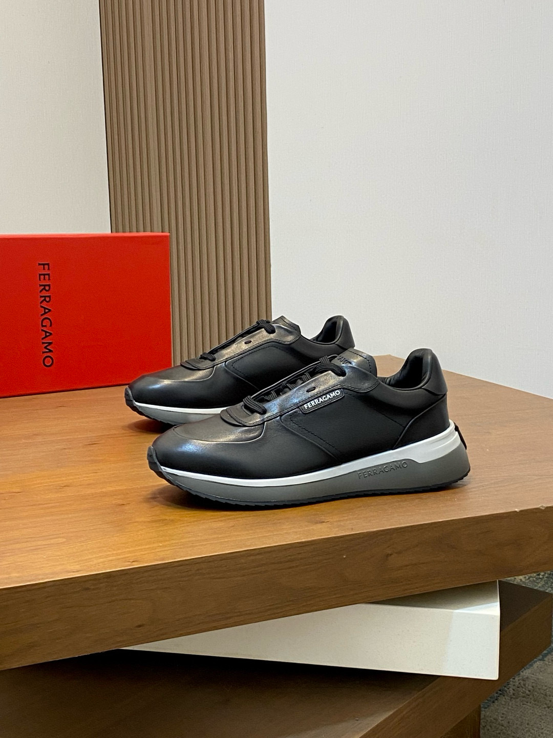 Ferragamo 페라가모 남성 신형 소가죽 캐주얼 스니커즈 3