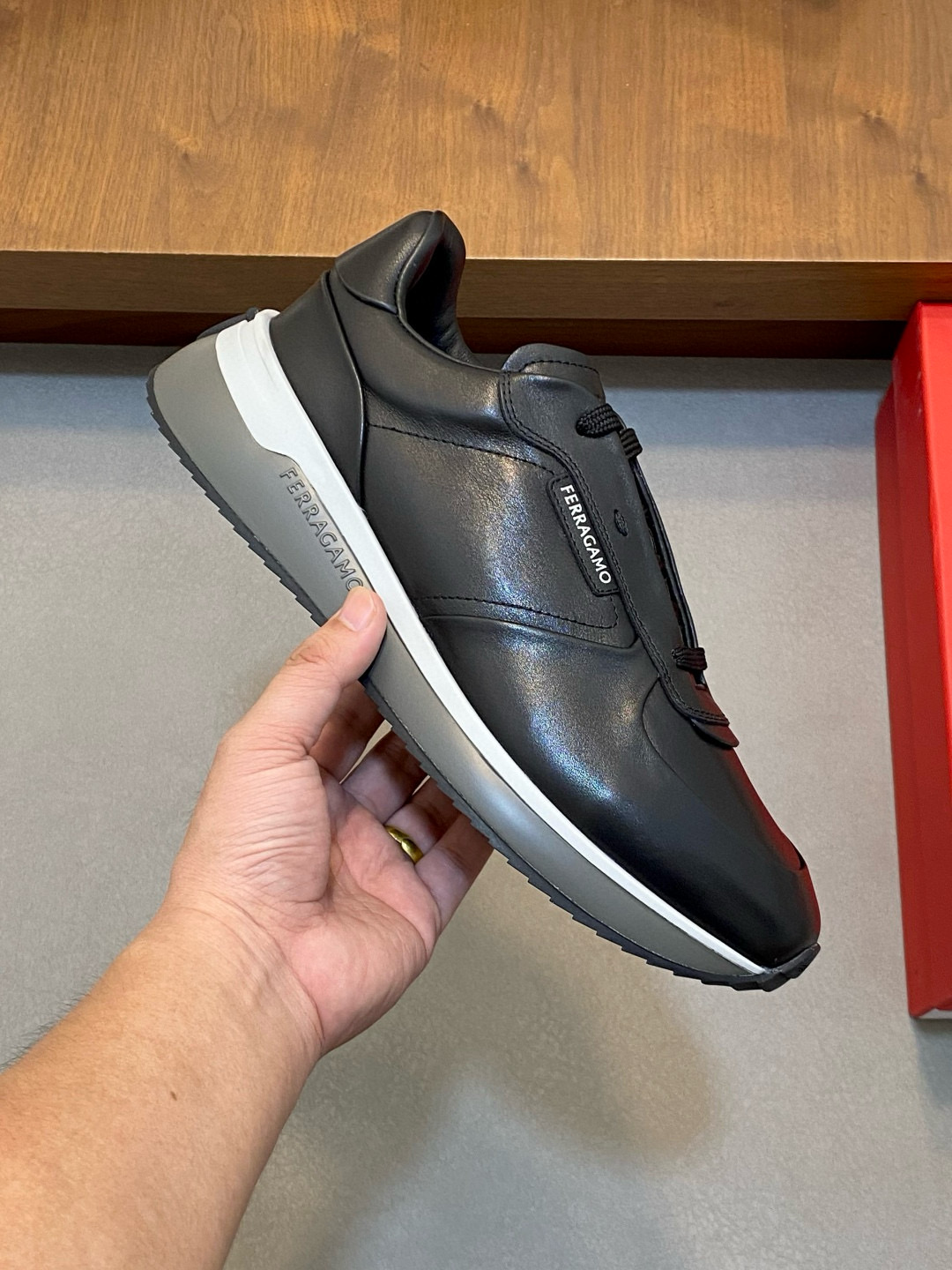 Ferragamo 페라가모 남성 신형 소가죽 캐주얼 스니커즈 4