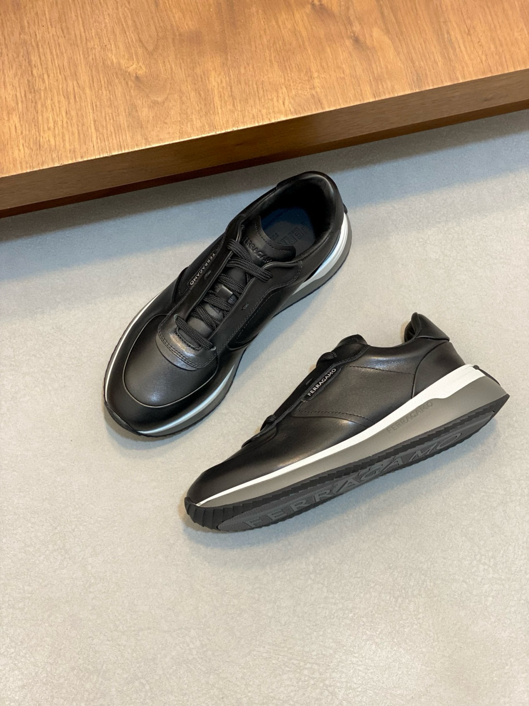 Ferragamo 페라가모 남성 신형 소가죽 캐주얼 스니커즈 5