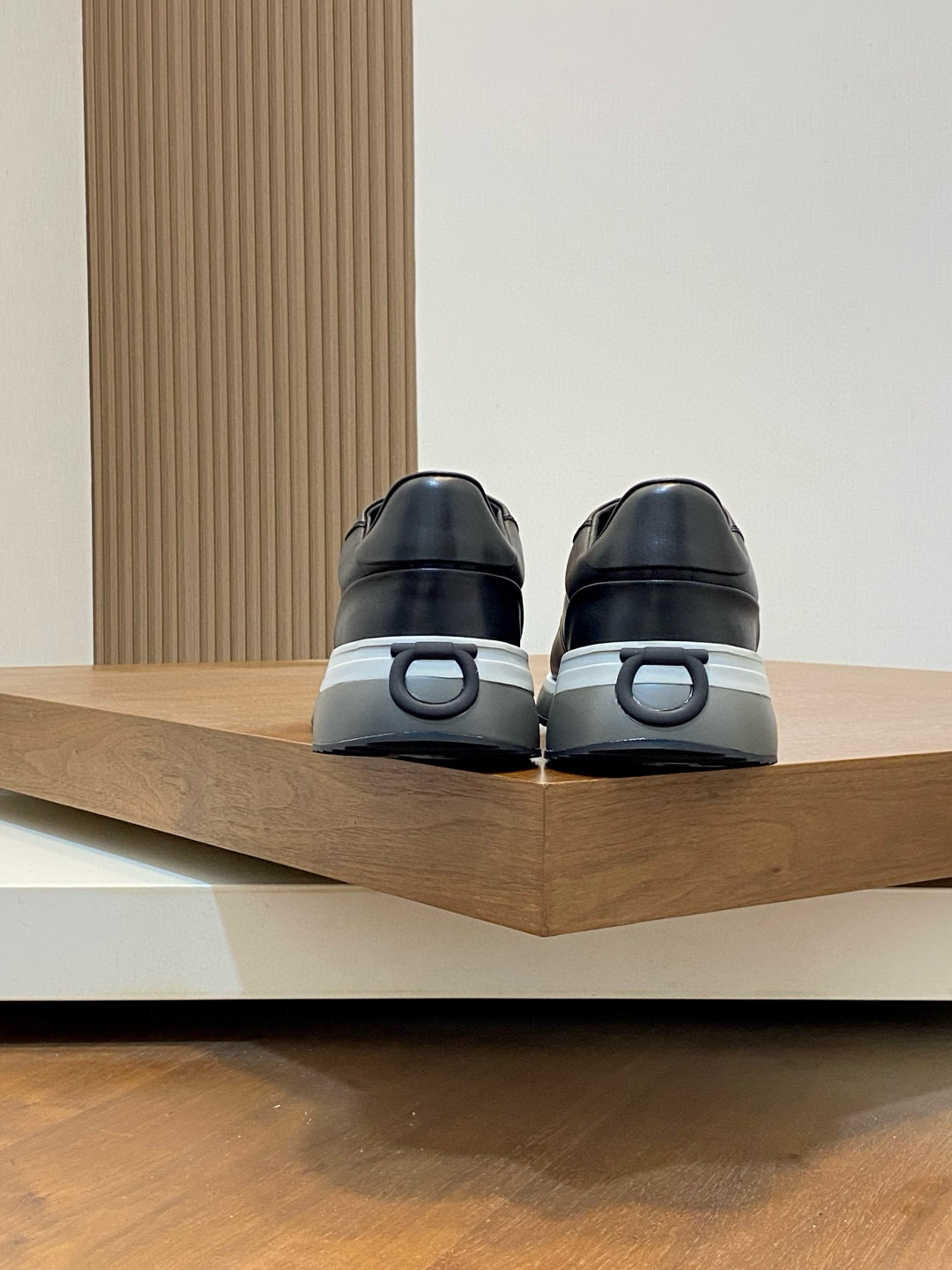 Ferragamo 페라가모 남성 신형 소가죽 캐주얼 스니커즈 8