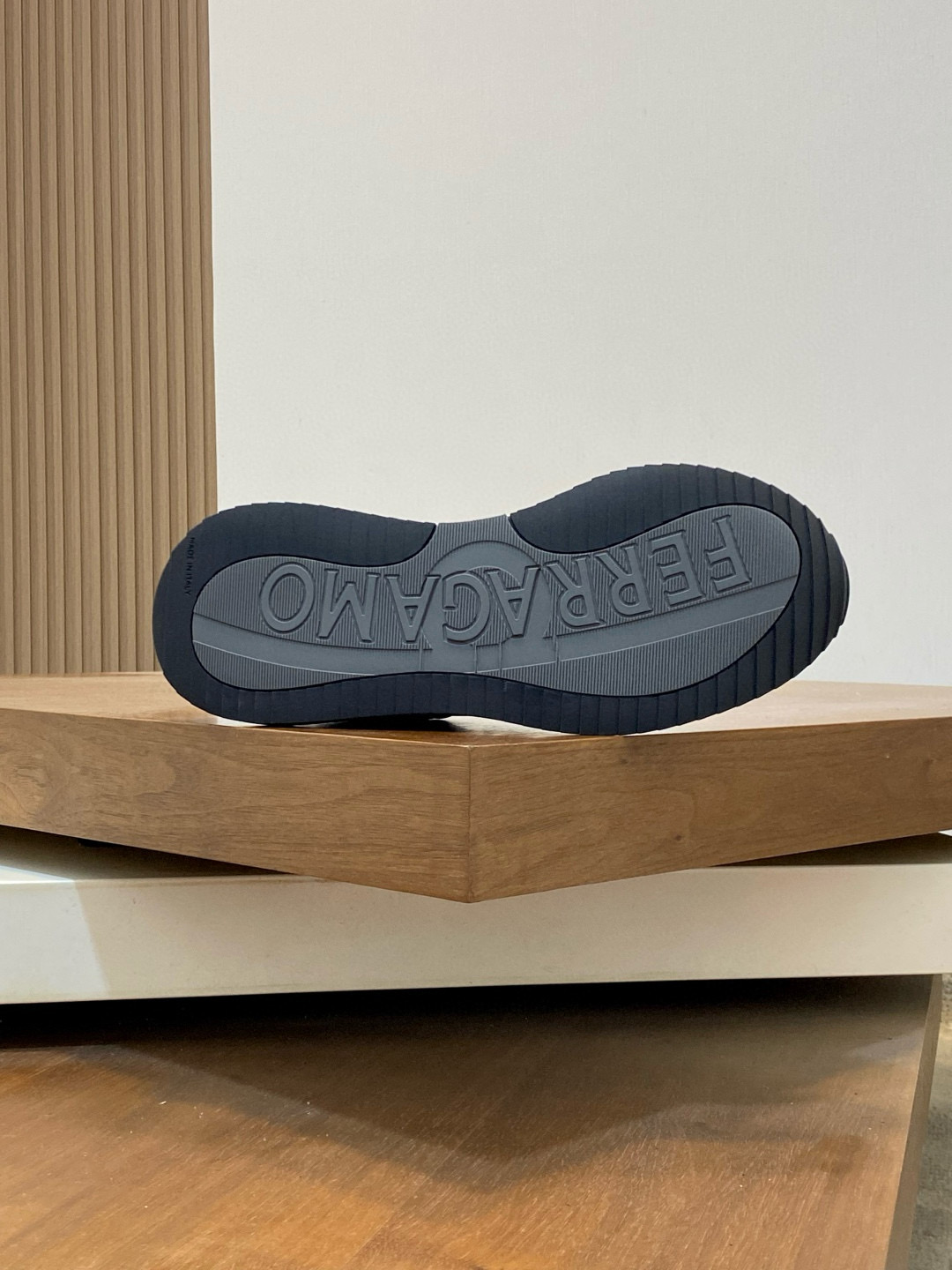 Ferragamo 페라가모 남성 신형 소가죽 캐주얼 스니커즈 9