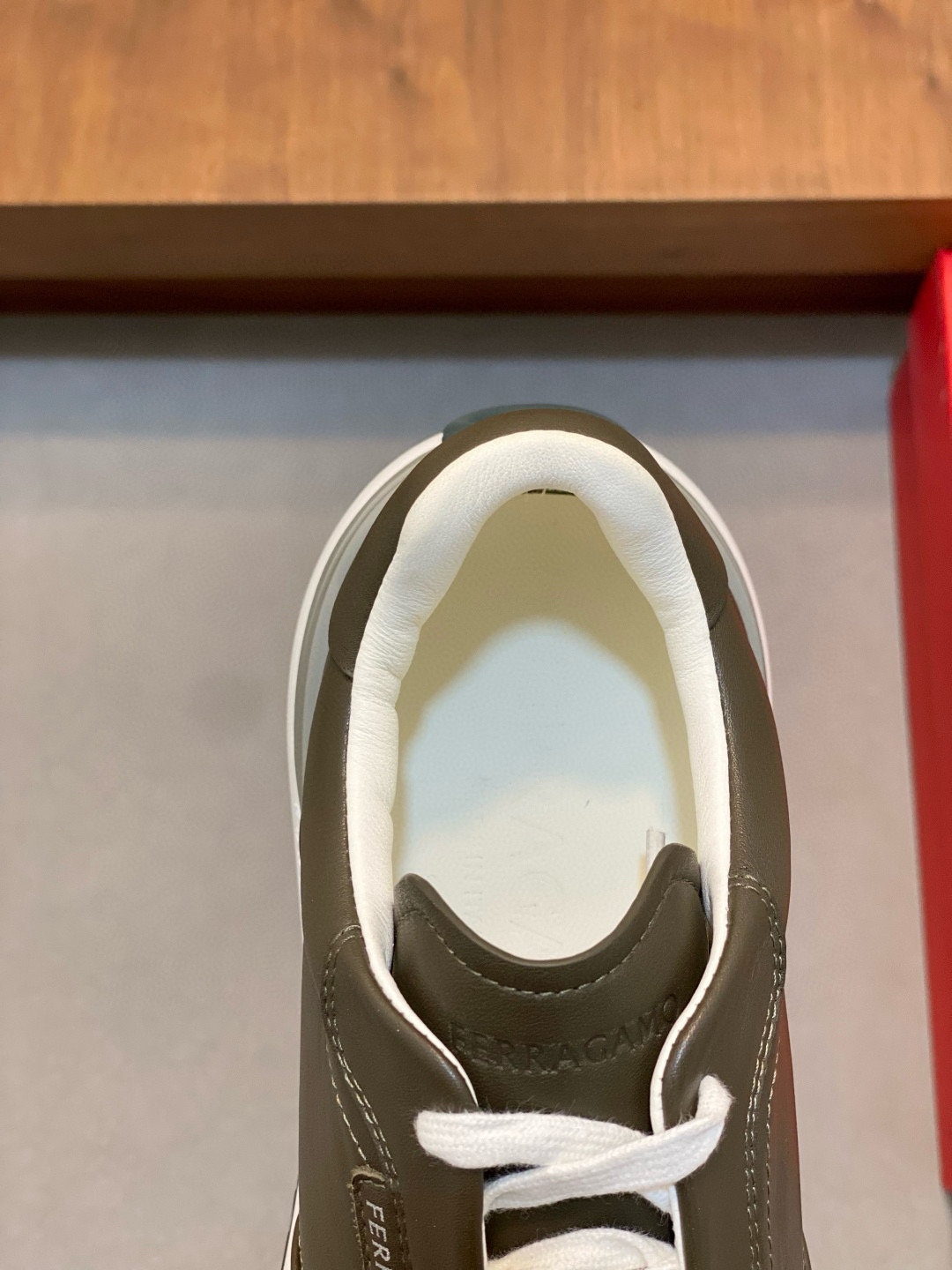 Ferragamo 페라가모 남성 신형 소가죽 캐주얼 스니커즈 5