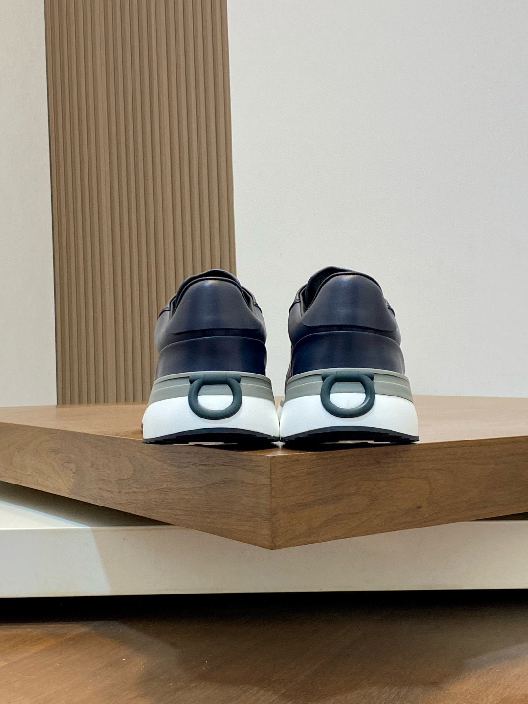 Ferragamo 페라가모 남성 신형 소가죽 캐주얼 스니커즈 5