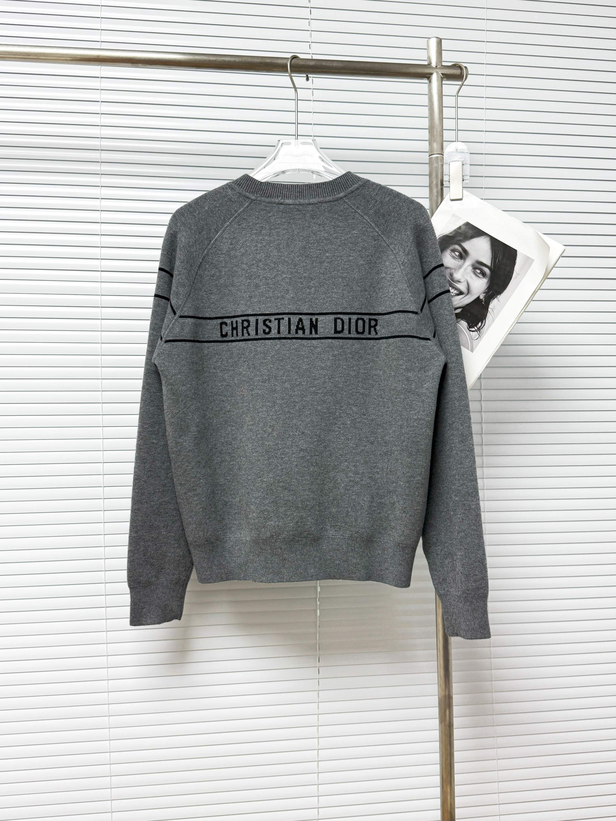 Dior 디올 오블리크 로고 자카드 라운드넥 스웨터 3