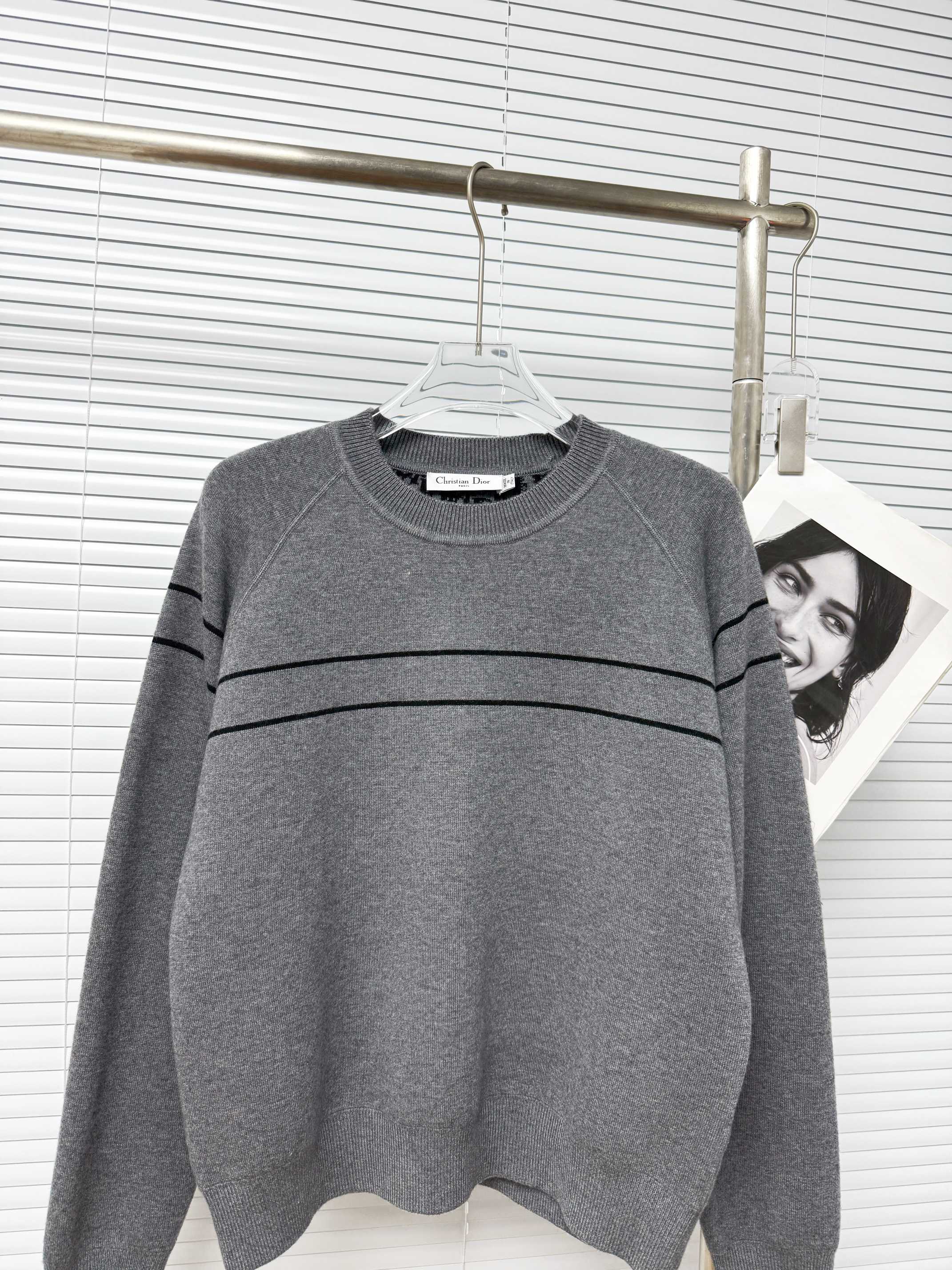 Dior 디올 오블리크 로고 자카드 라운드넥 스웨터 4