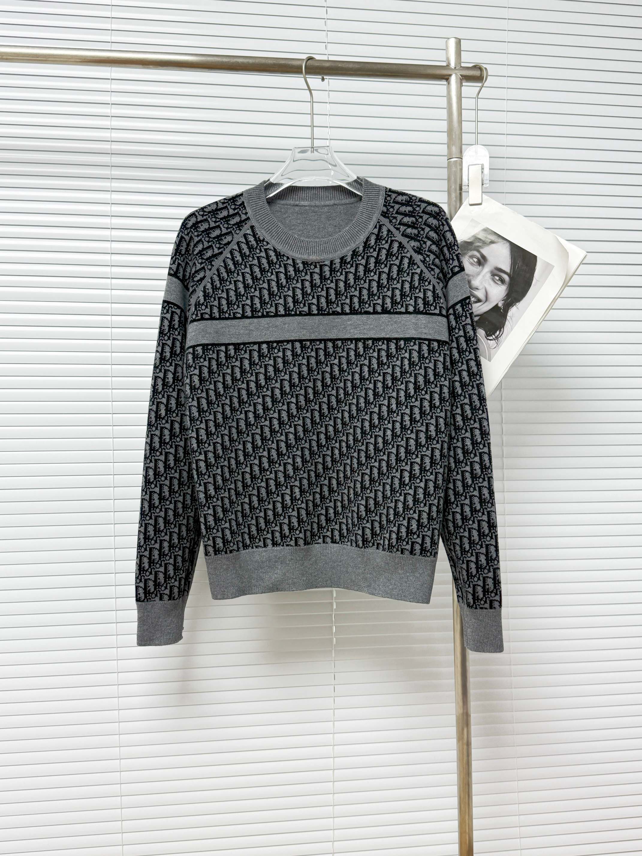 Dior 디올 오블리크 로고 자카드 라운드넥 스웨터 8