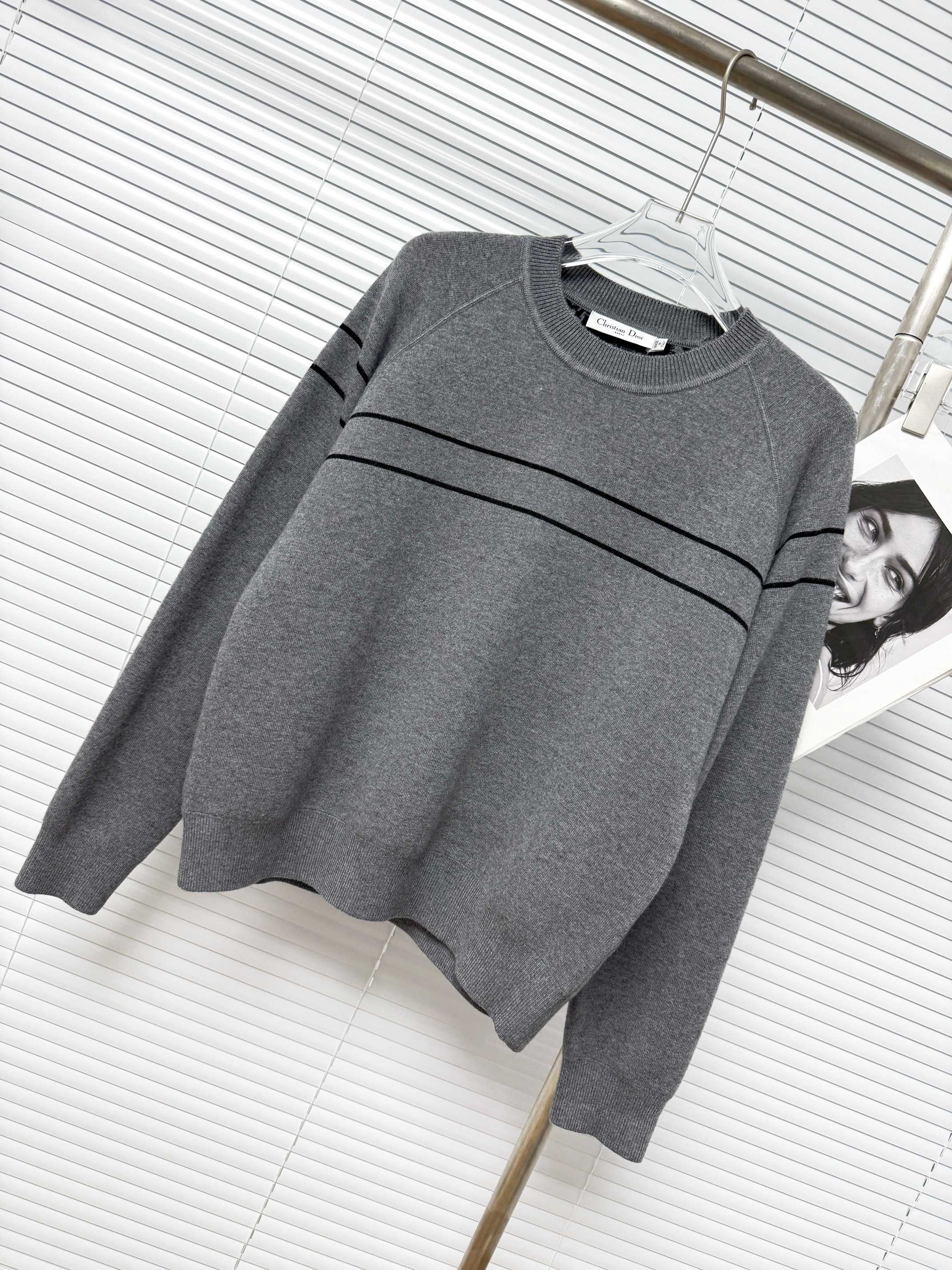 Dior 디올 오블리크 로고 자카드 라운드넥 스웨터 10