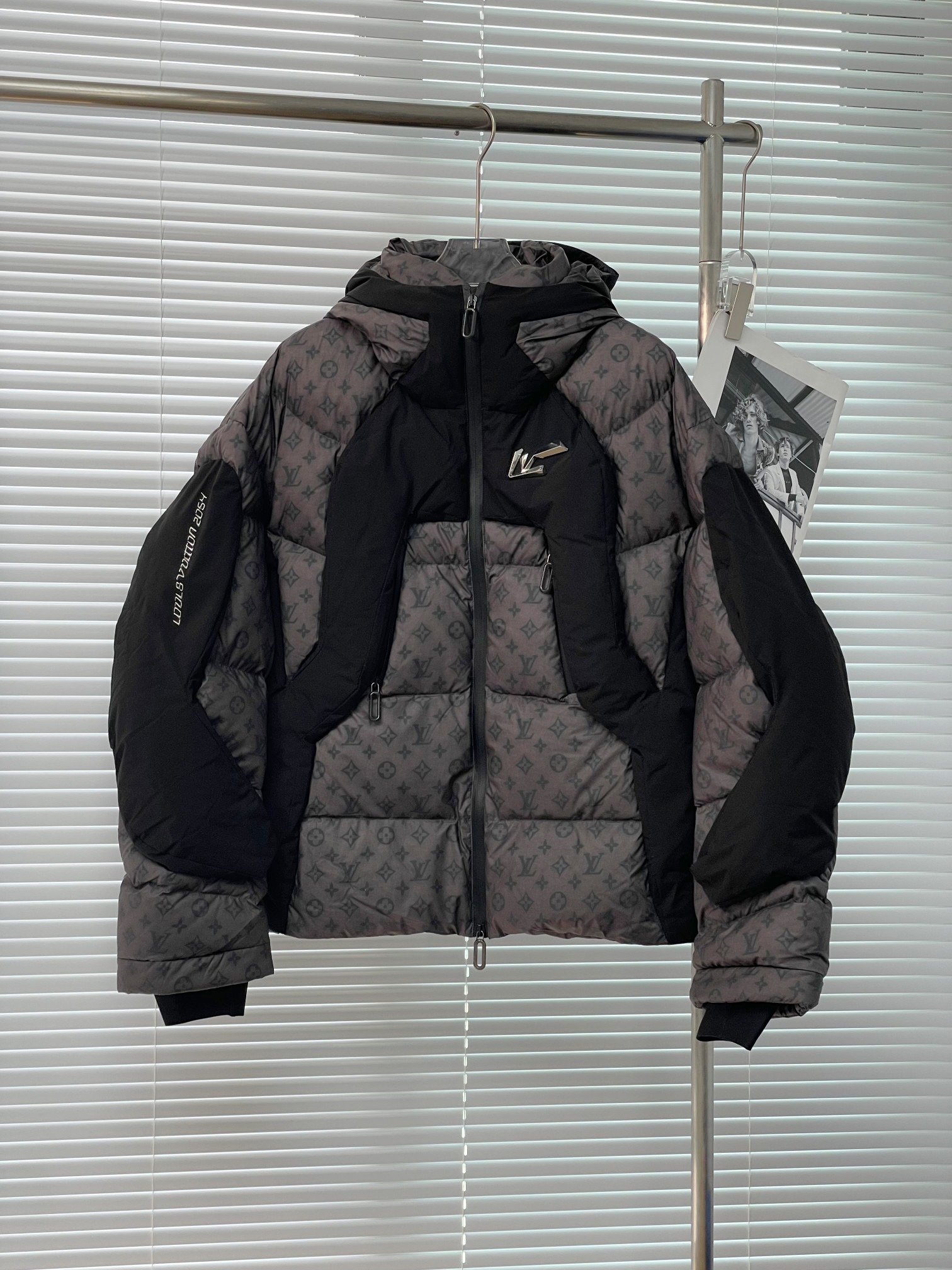 LOUIS VUITTON 루이비통 온감 블랙 테크놀로지 체온변색 다운패딩 11