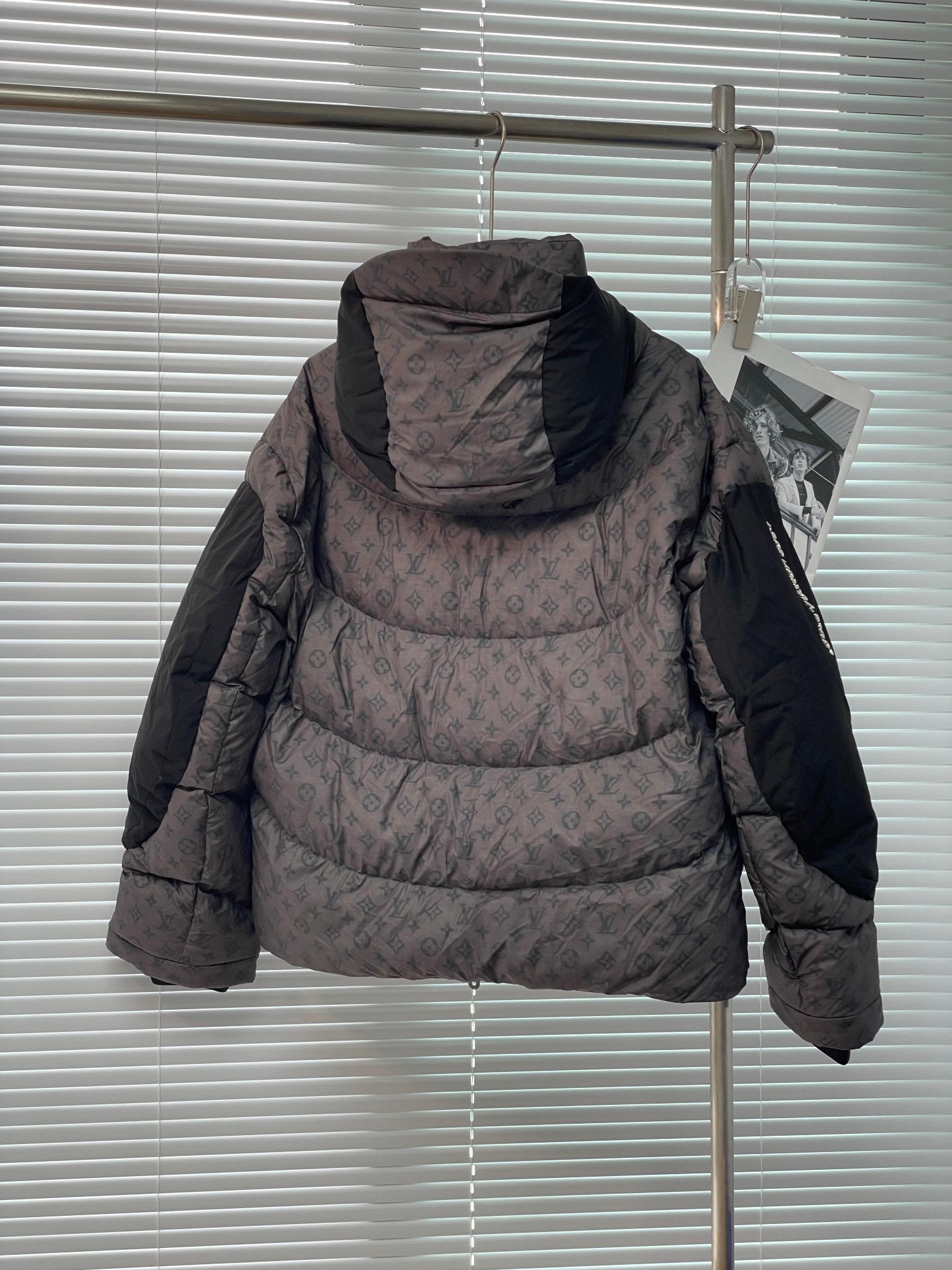 LOUIS VUITTON 루이비통 온감 블랙 테크놀로지 체온변색 다운패딩 12