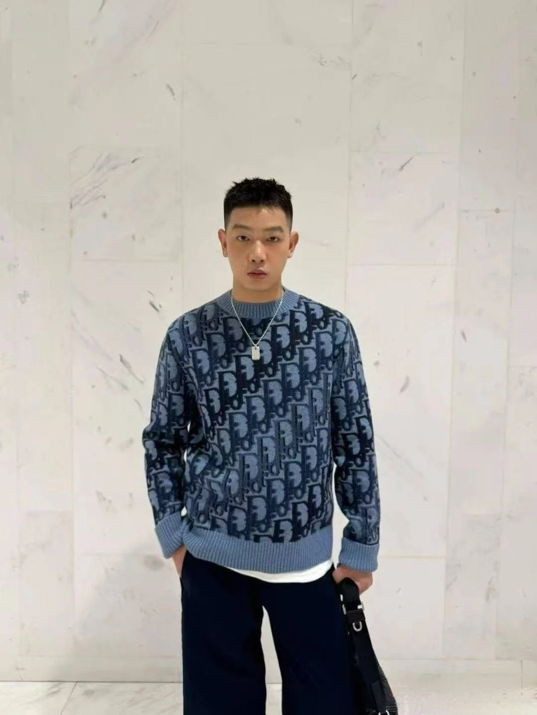 Dior 디올 로고 그래픽 라운드 니트 스웨터 1