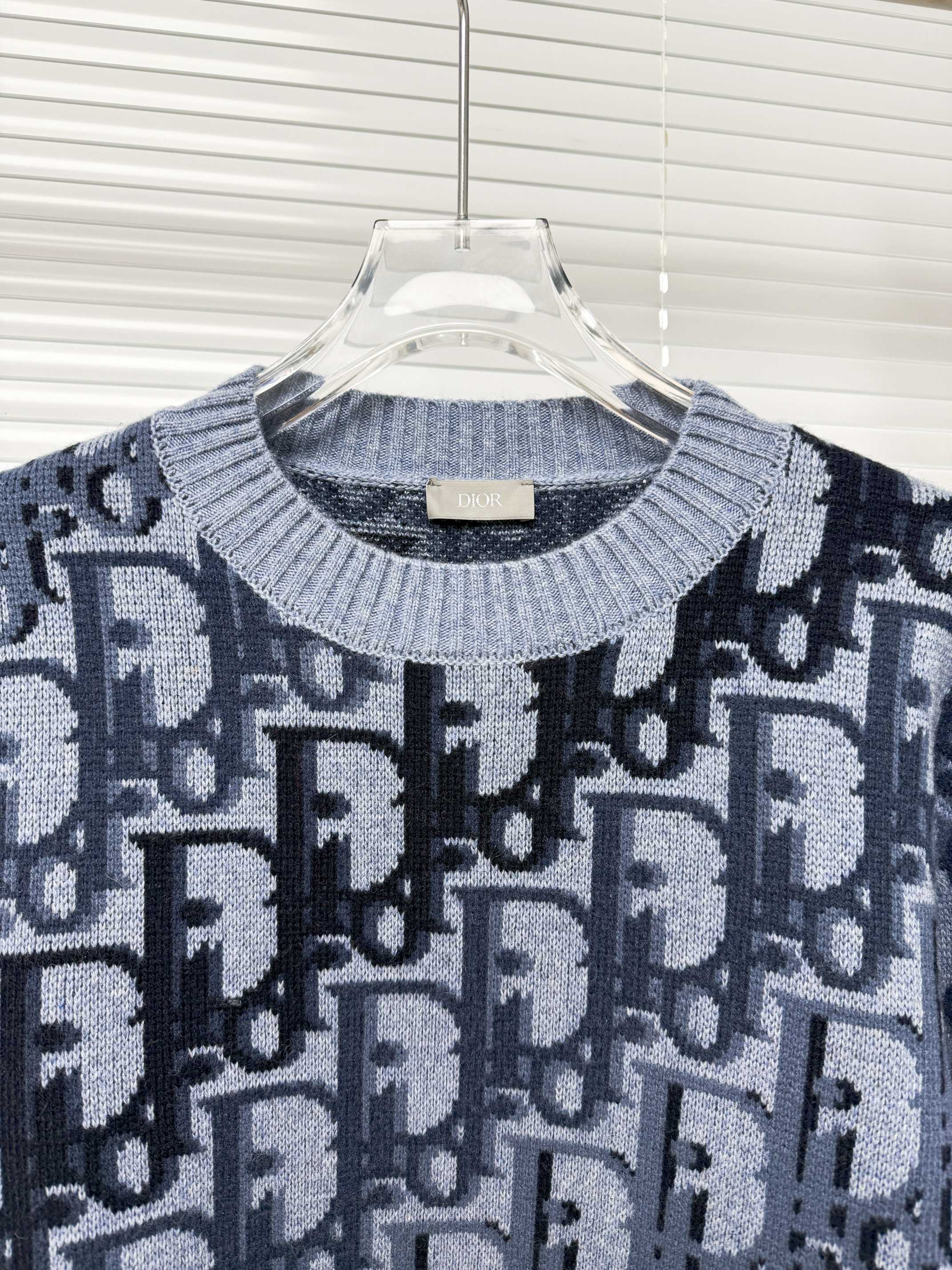 Dior 디올 로고 그래픽 라운드 니트 스웨터 10