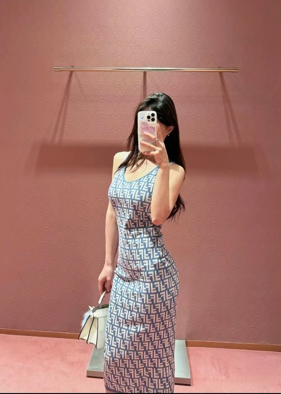 FENDI 펜디 FF 모노그램 니트 슬리브리스 원피스 4