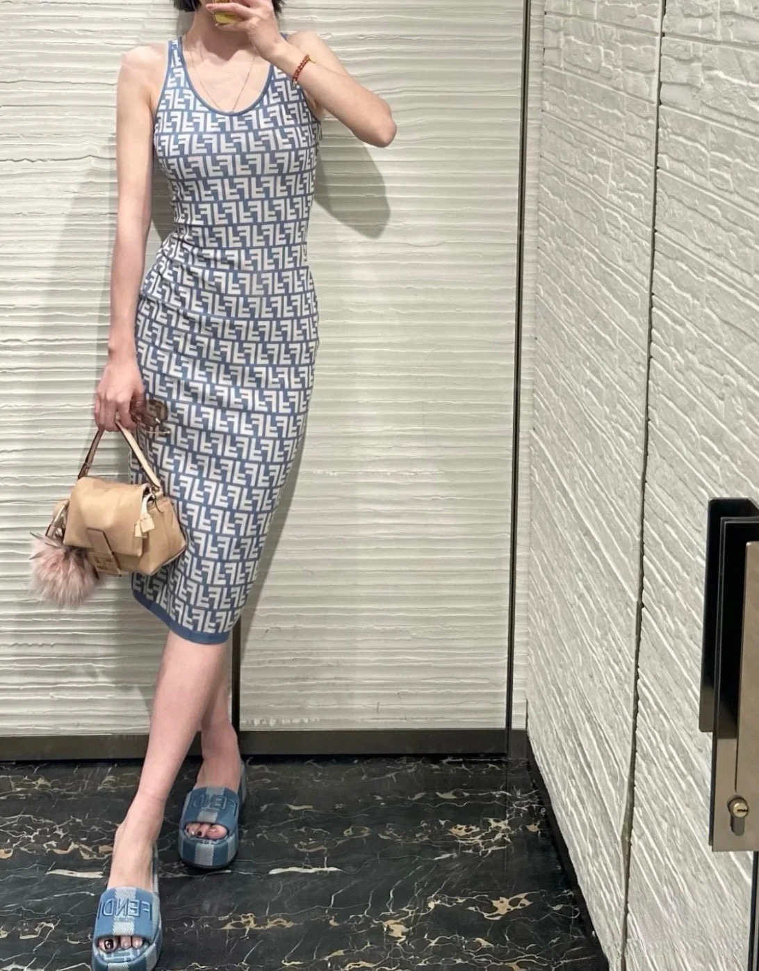 FENDI 펜디 FF 모노그램 니트 슬리브리스 원피스 6